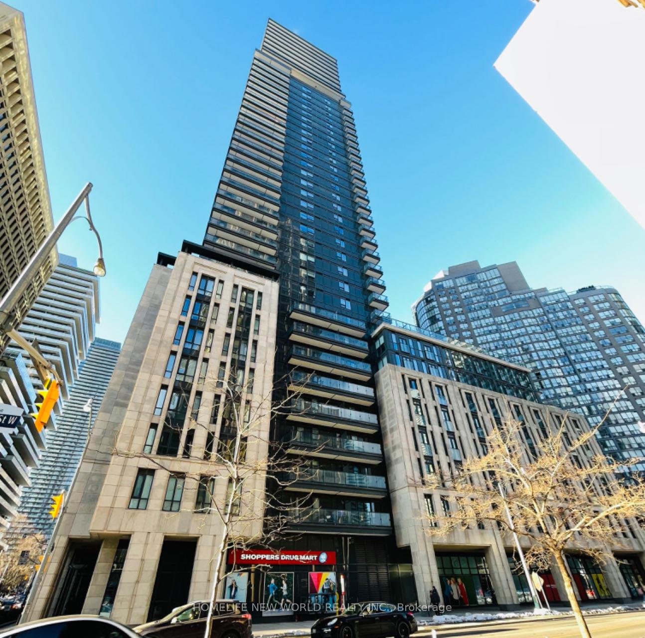 Front of Unit 814, 955 Bay Street
