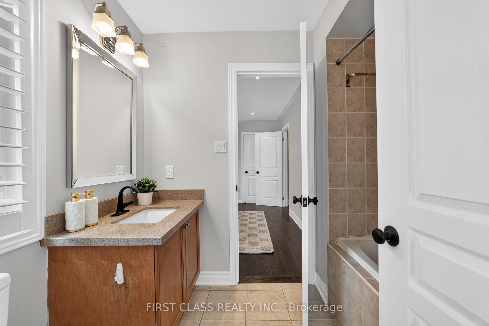Photo 30 of 59 River Valley Crescent, Markham, Victoria Manor-Jennings Gate — HOMEH