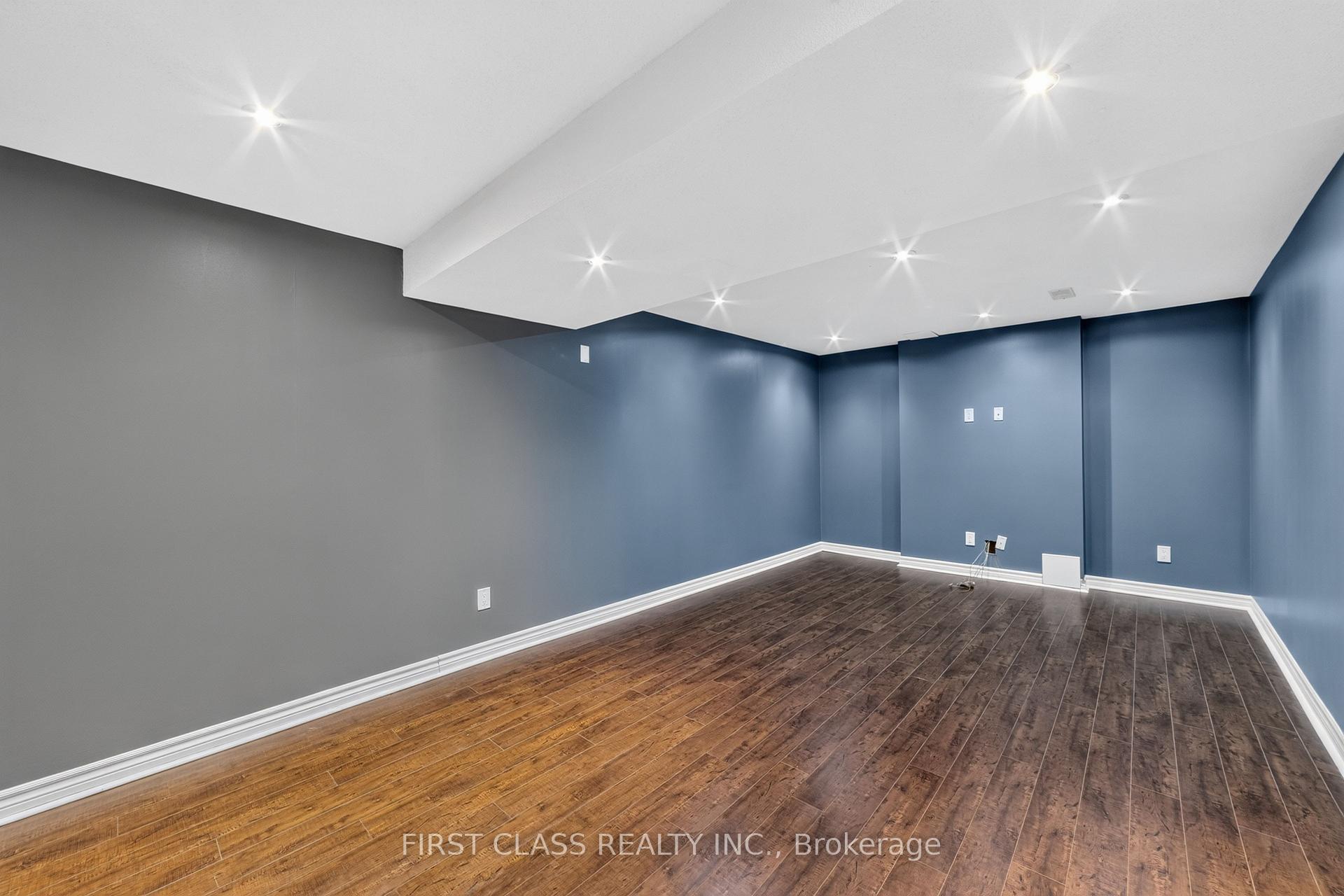 Photo 43 of 59 River Valley Crescent, Markham, Victoria Manor-Jennings Gate — HOMEH