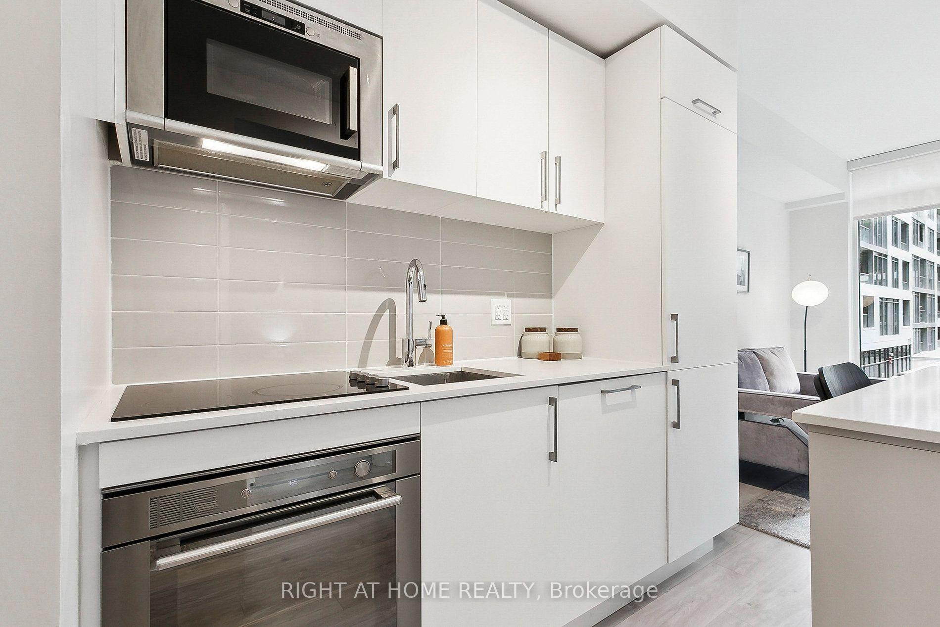 Photo 9 of Unit 302E, 576 Front Street W, Toronto, Waterfront Communities — HOMEH