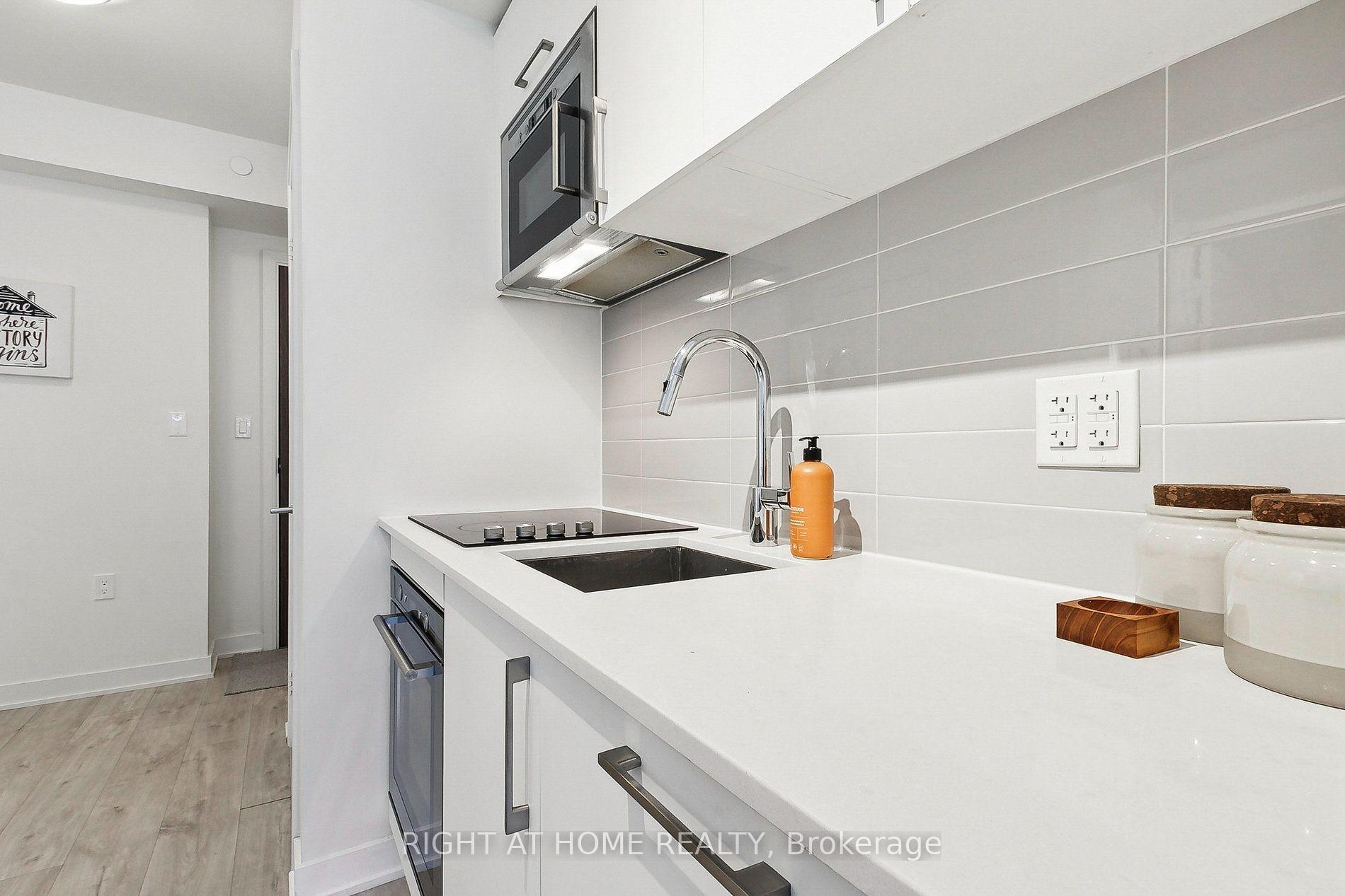 Photo 10 of Unit 302E, 576 Front Street W, Toronto, Waterfront Communities — HOMEH