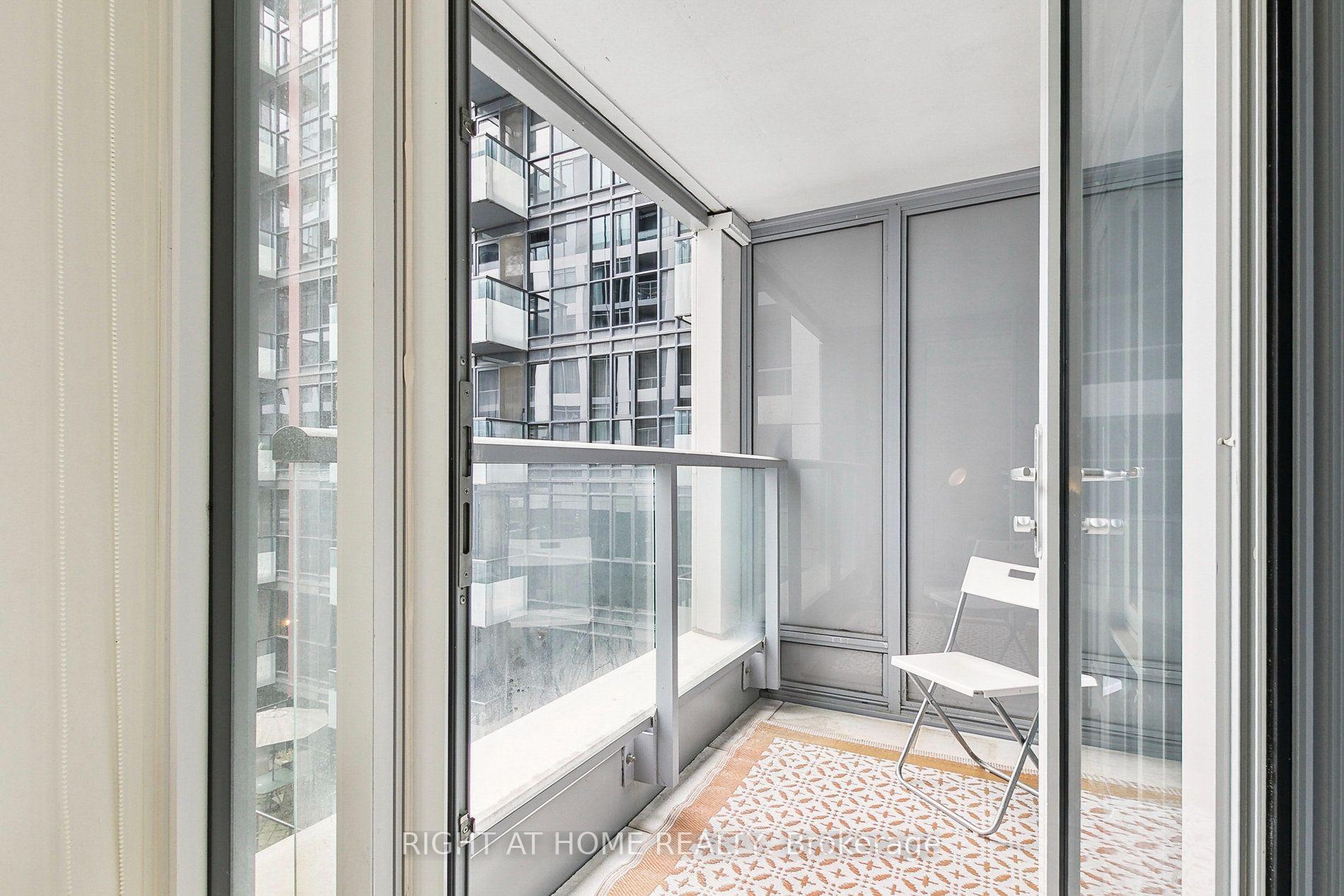 Photo 15 of Unit 302E, 576 Front Street W, Toronto, Waterfront Communities — HOMEH