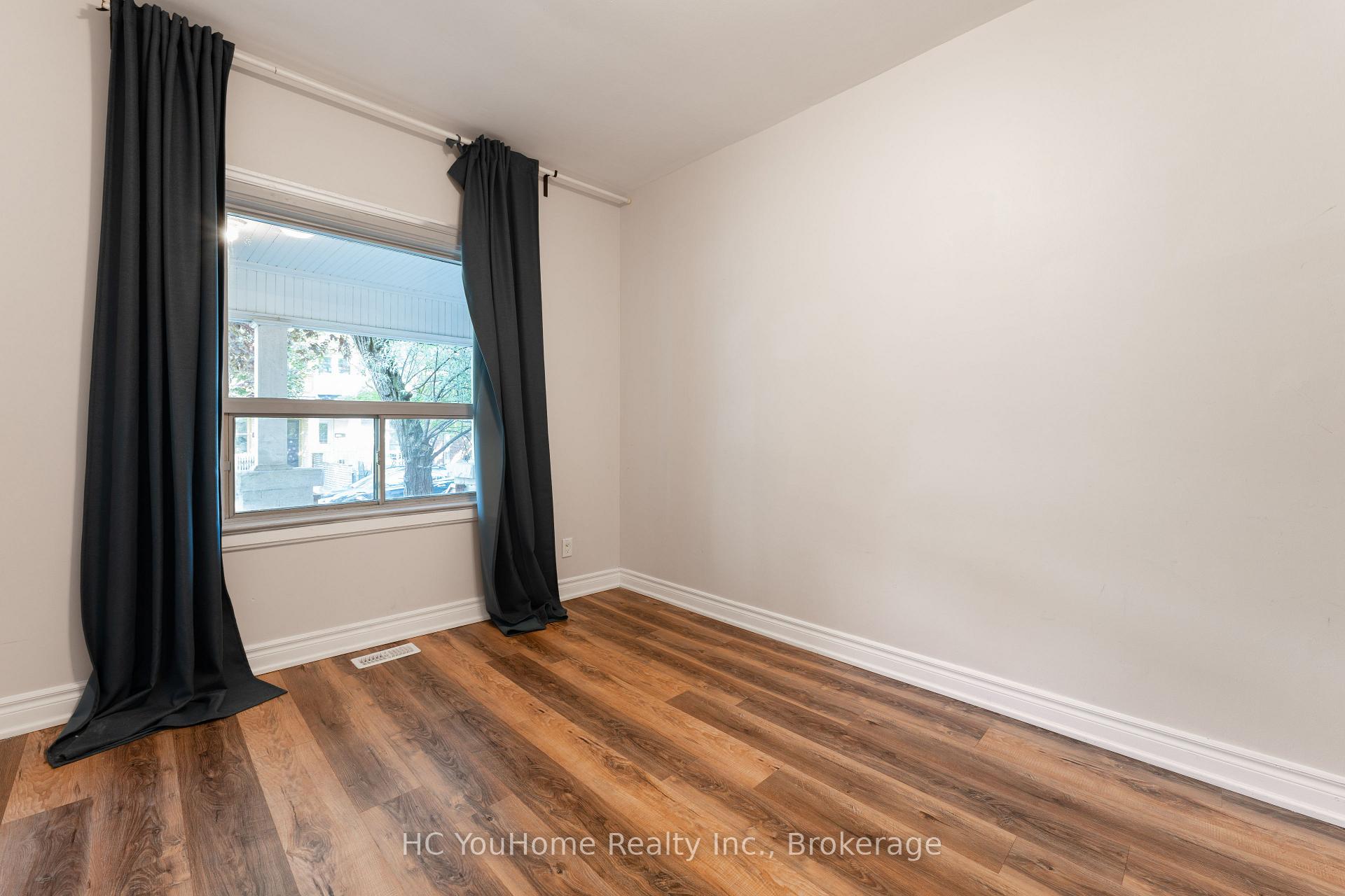 Photo 5 of Unit Main, 190 Major Street, Toronto, University — HOMEH