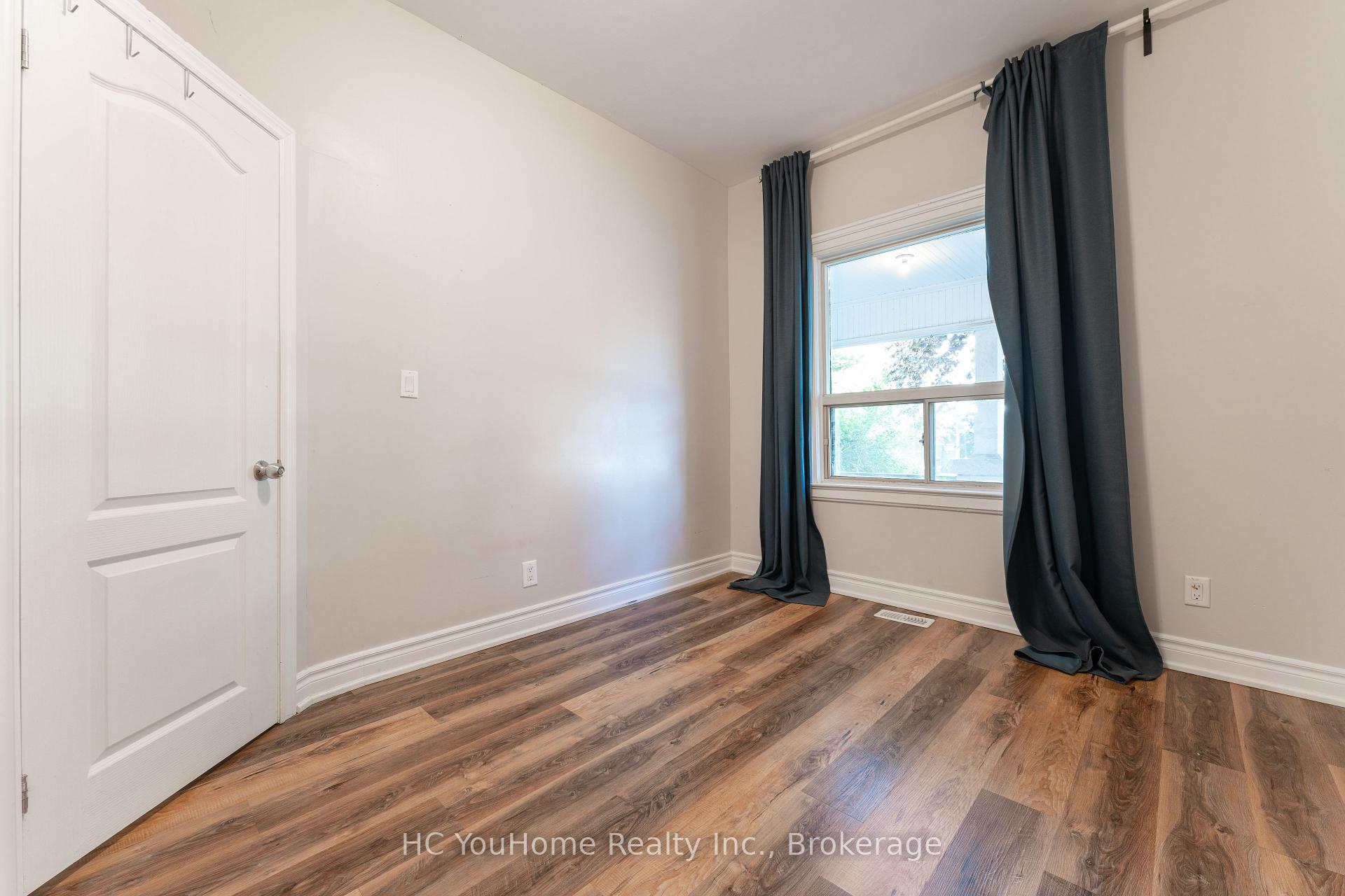 Photo 7 of Unit Main, 190 Major Street, Toronto, University — HOMEH