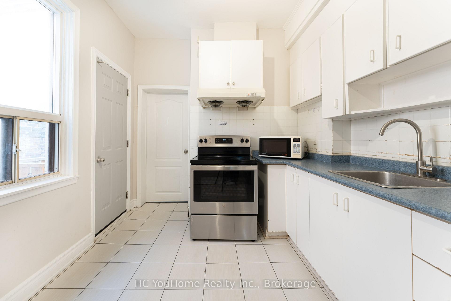 Photo 12 of Unit Main, 190 Major Street, Toronto, University — HOMEH