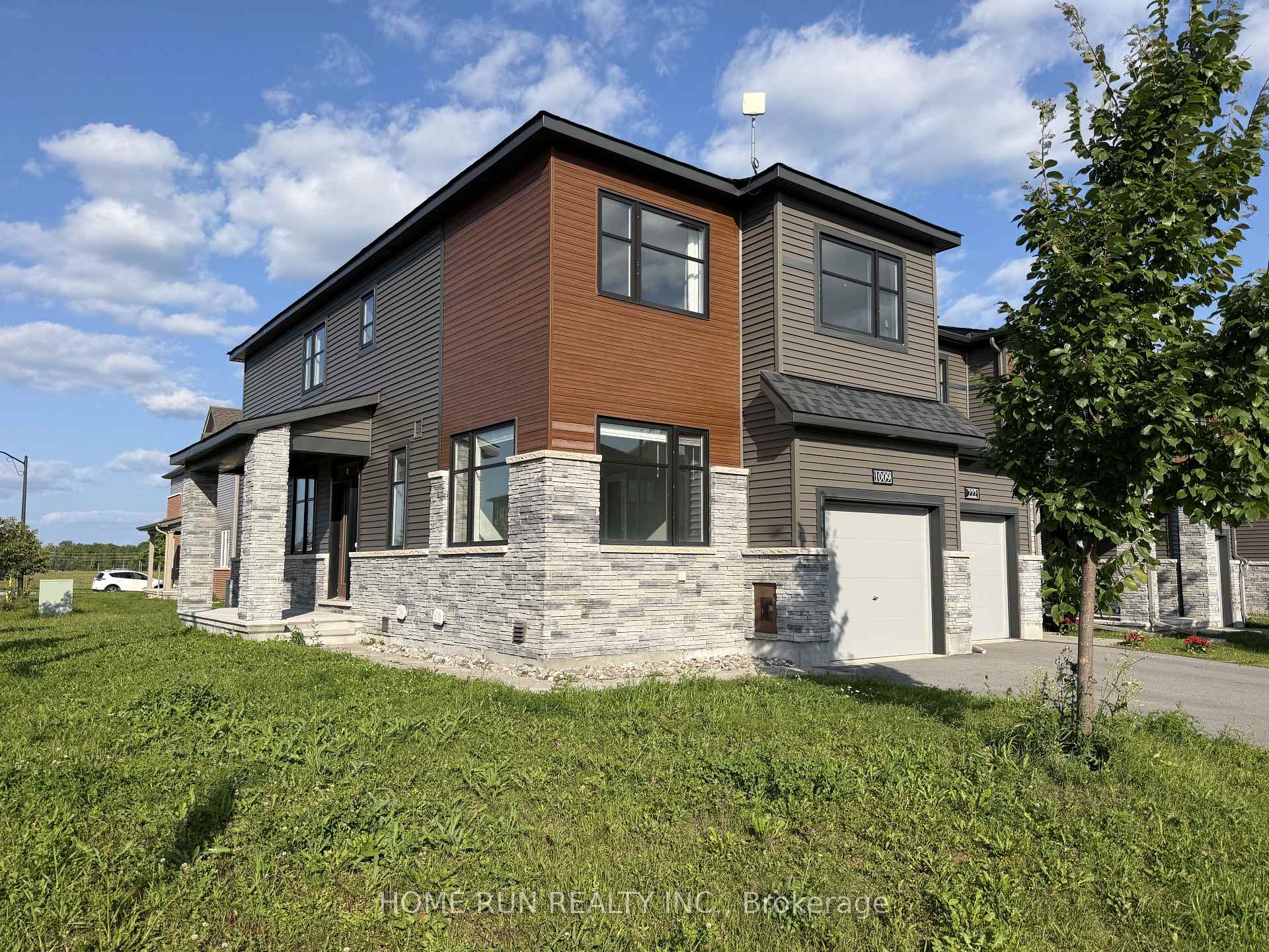 Photo 1 of 1009 Ballyhale Heights, Ottawa, Barrhaven - Half Moon Bay — HOMEH