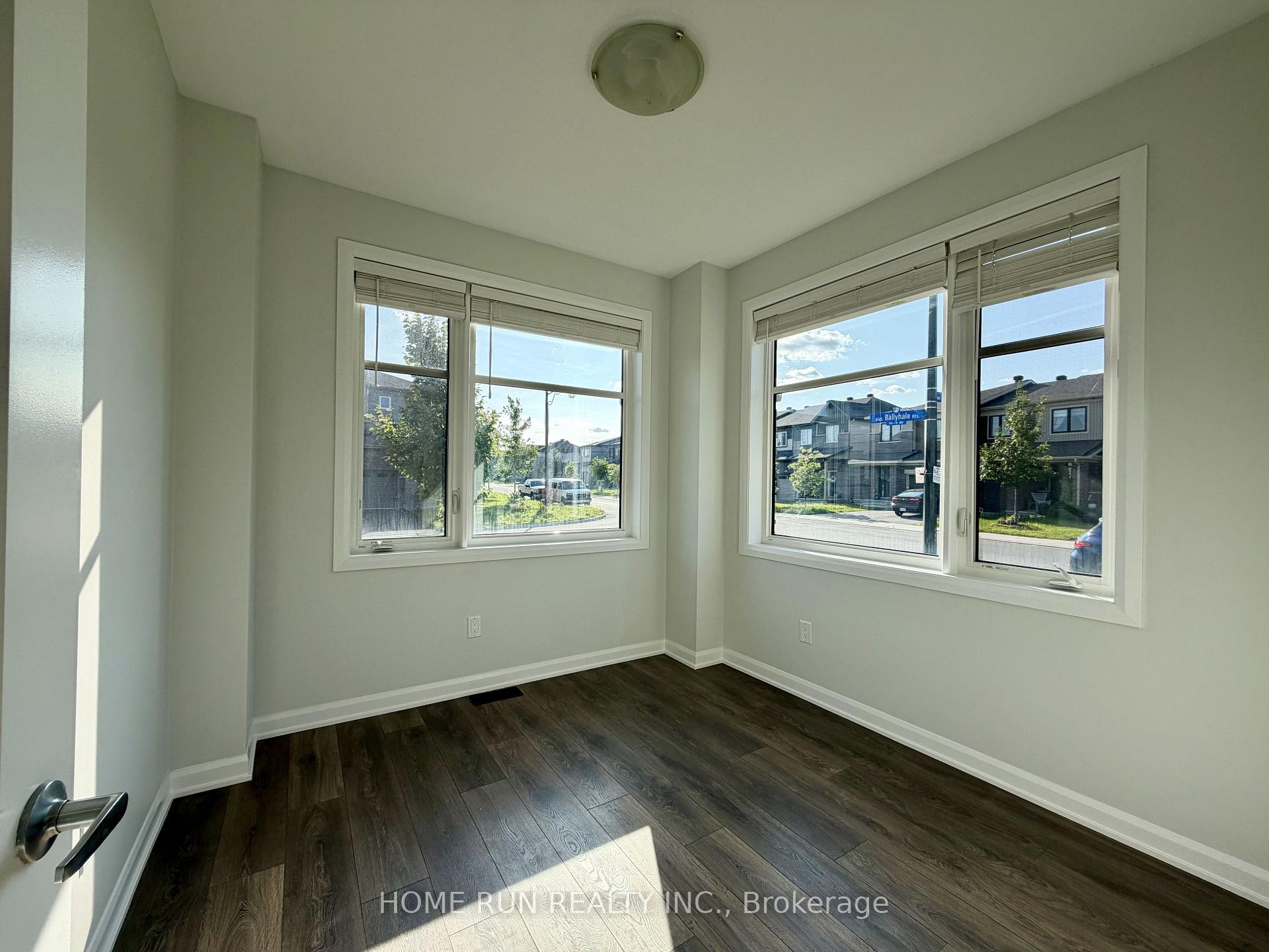 Photo 4 of 1009 Ballyhale Heights, Ottawa, Barrhaven - Half Moon Bay — HOMEH