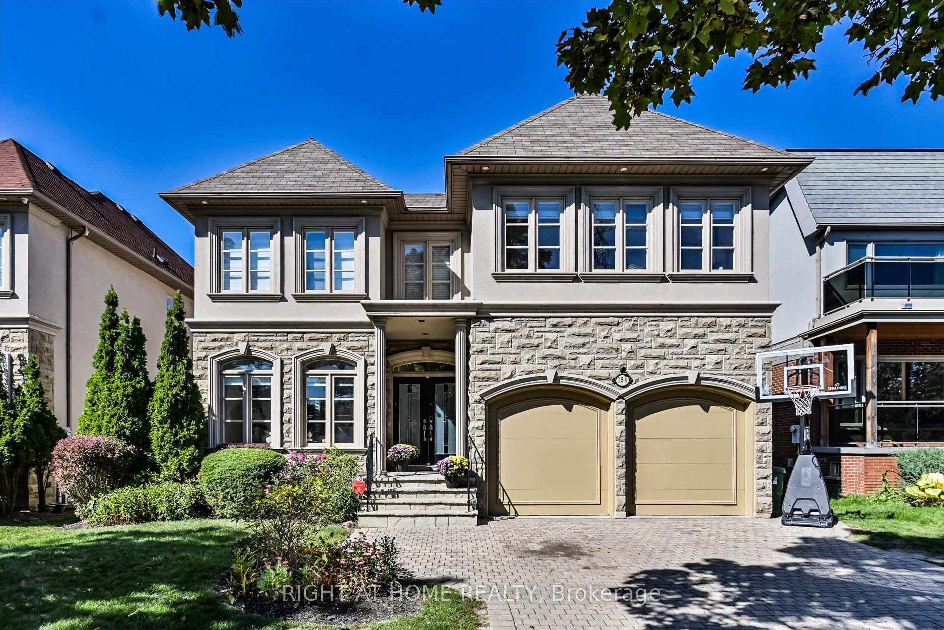 Front of 154 Charlton Boulevard