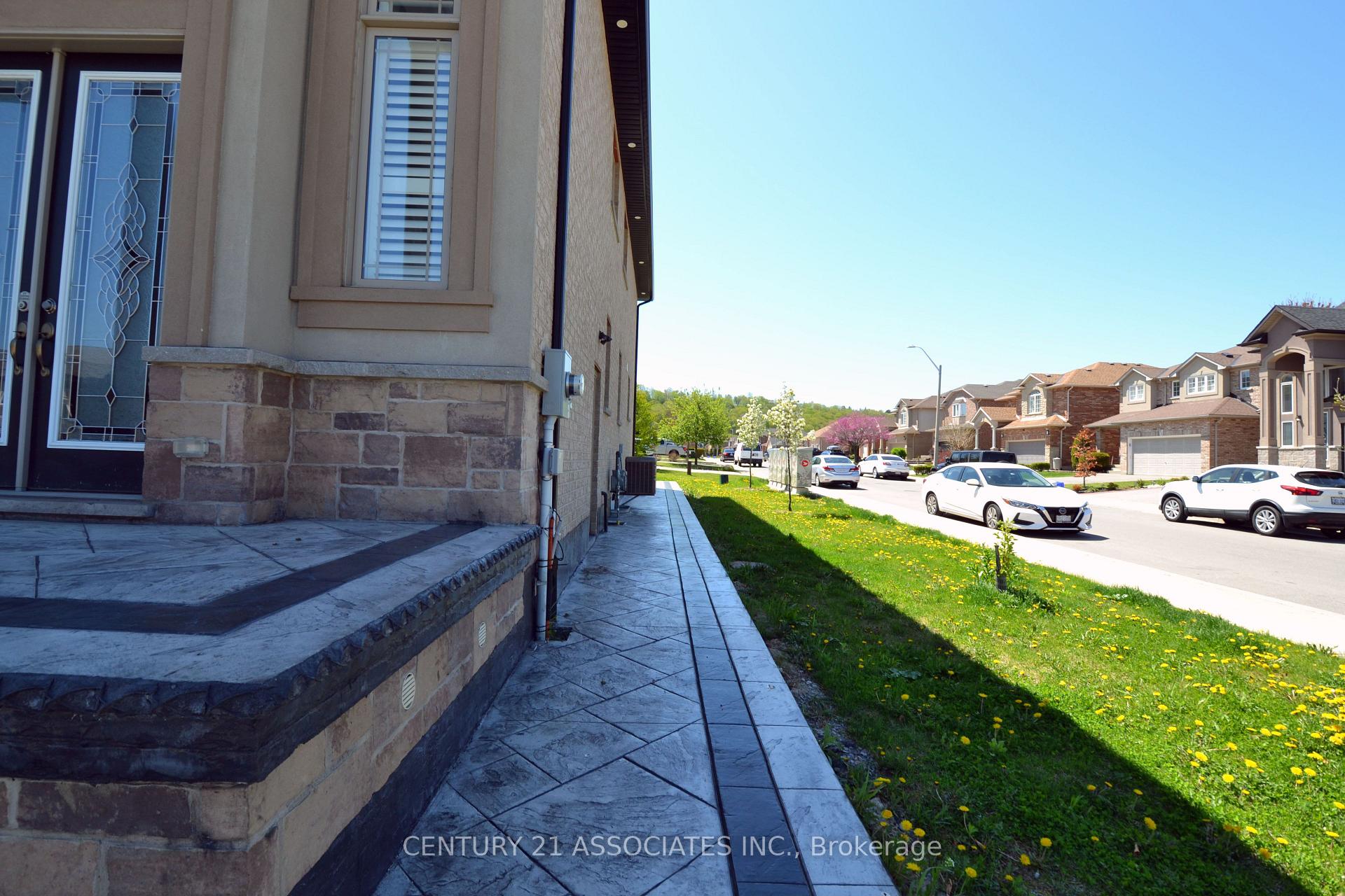 Photo 2 of 92 Nashville Circle, Hamilton, Gershome — HOMEH
