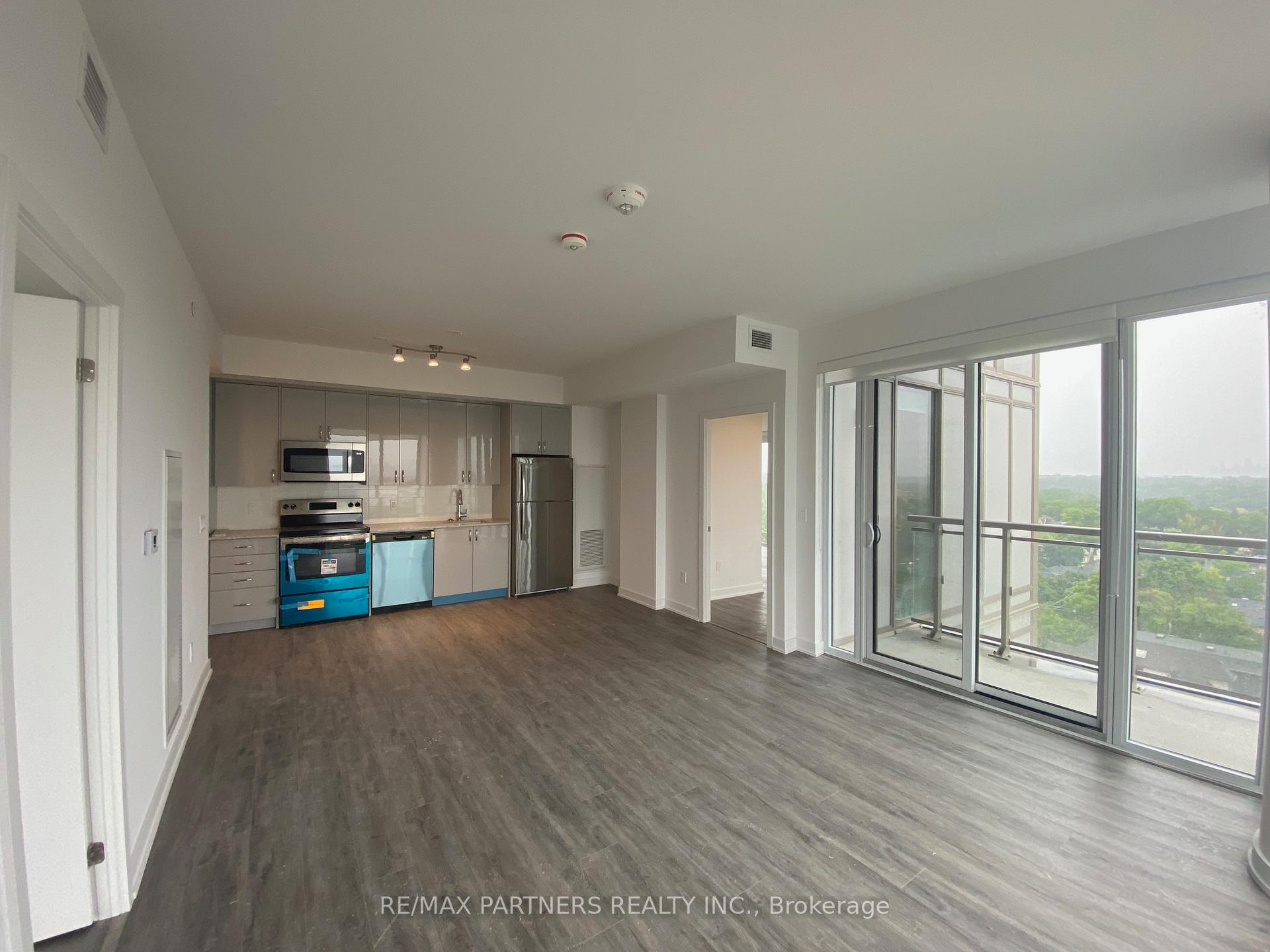 Photo 3 of Unit 1001, 1 Cardiff Road, Toronto, Mount Pleasant East — HOMEH