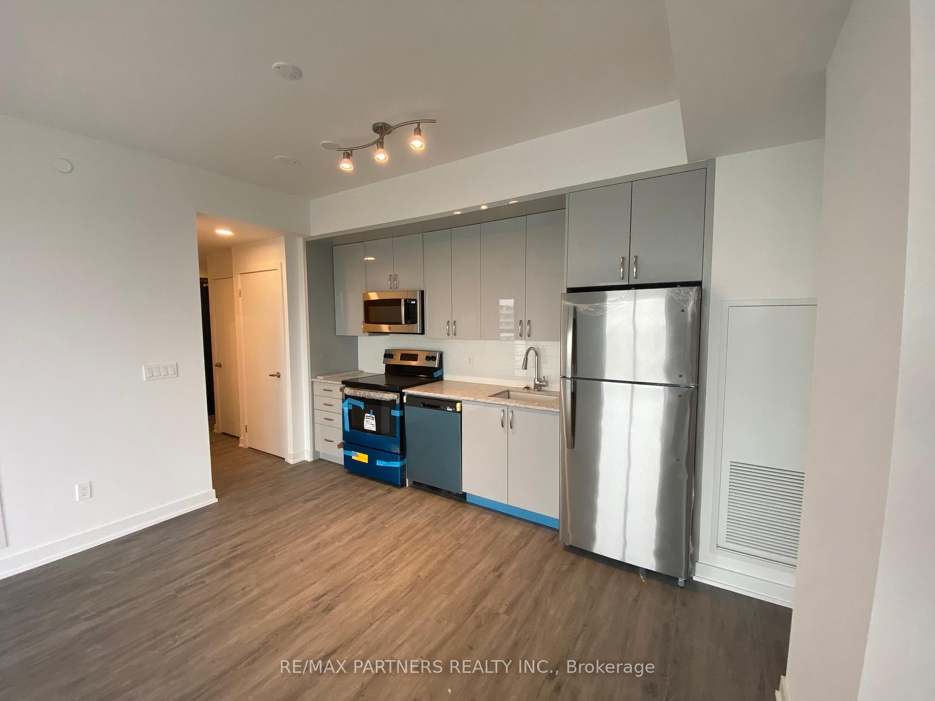 Photo 4 of Unit 1001, 1 Cardiff Road, Toronto, Mount Pleasant East — HOMEH