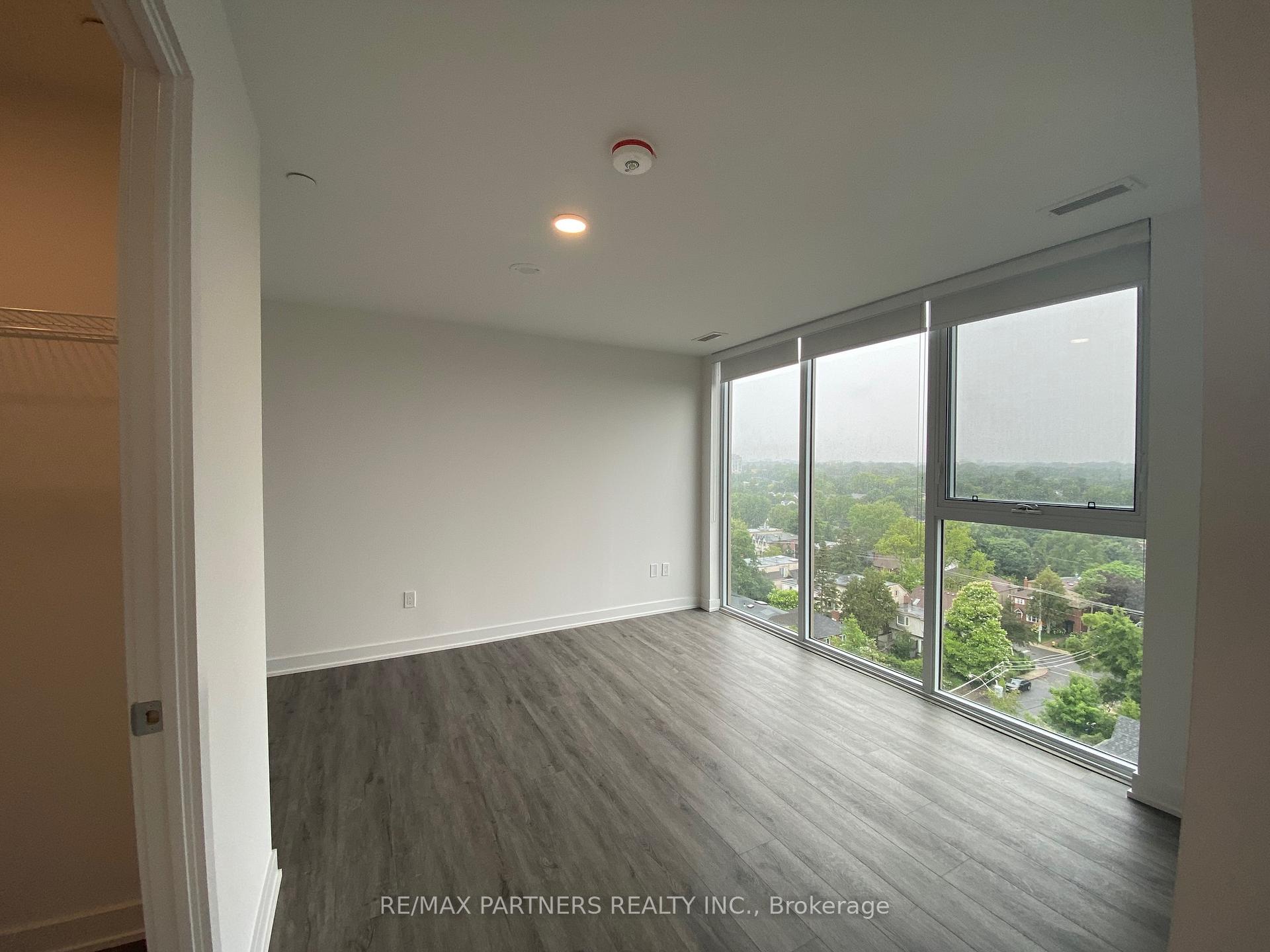 Photo 6 of Unit 1001, 1 Cardiff Road, Toronto, Mount Pleasant East — HOMEH