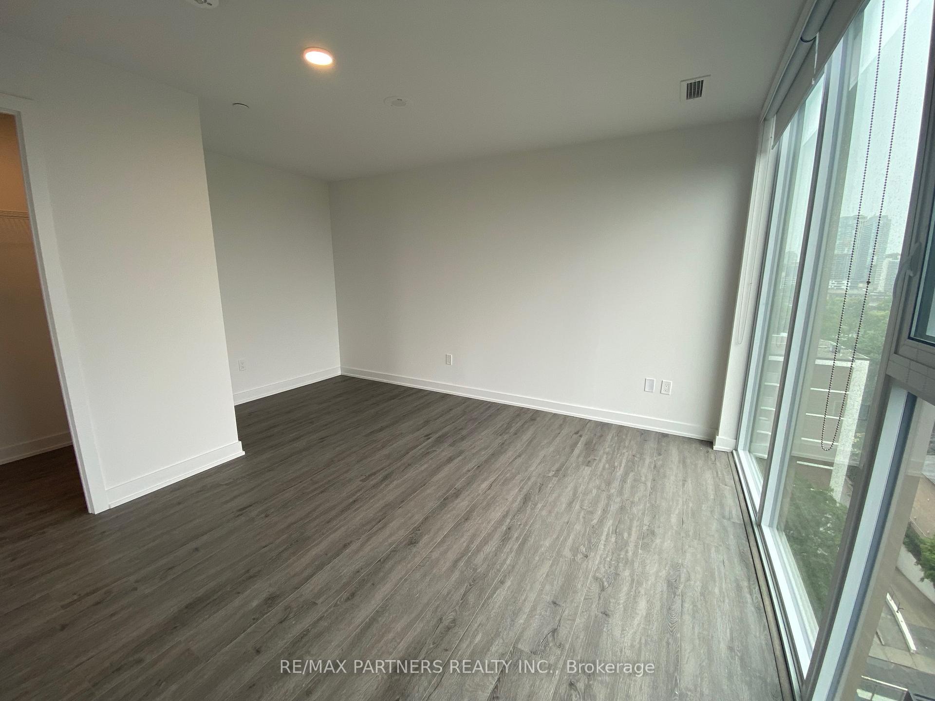Photo 7 of Unit 1001, 1 Cardiff Road, Toronto, Mount Pleasant East — HOMEH
