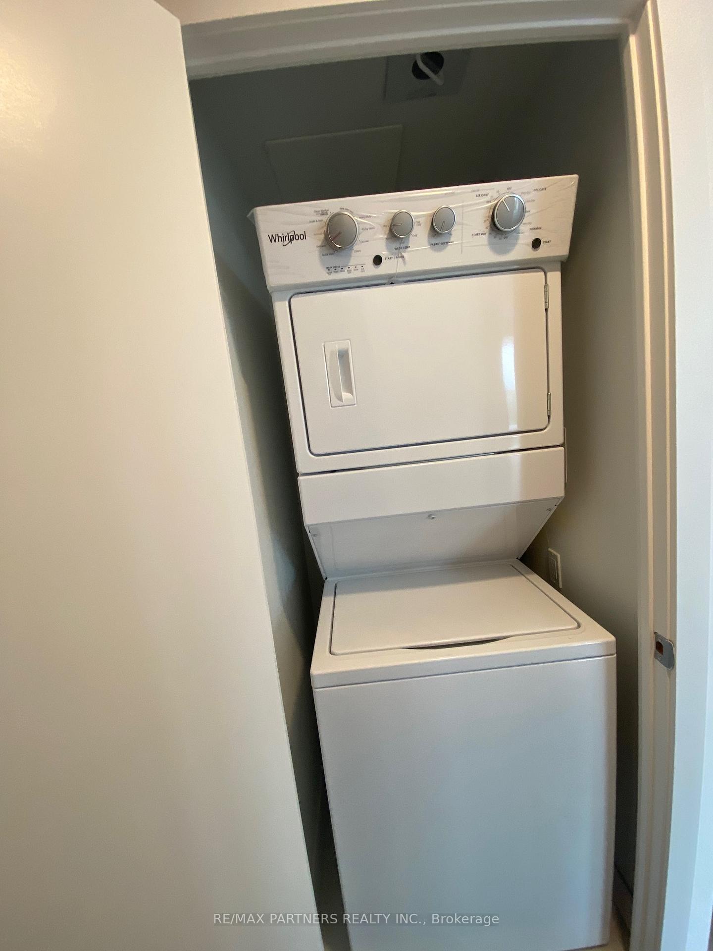 Photo 10 of Unit 1001, 1 Cardiff Road, Toronto, Mount Pleasant East — HOMEH