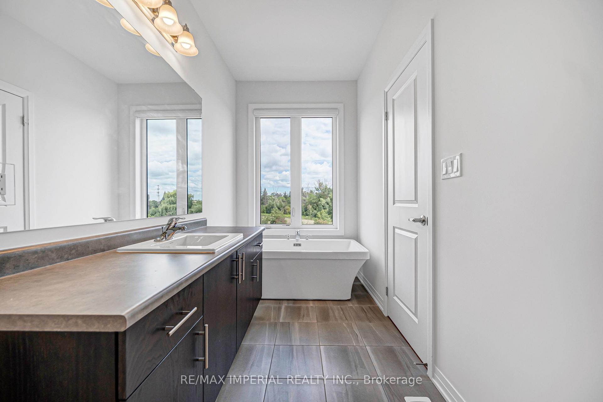 Photo 15 of 43 Millman Lane, Richmond Hill, Rural Richmond Hill — HOMEH