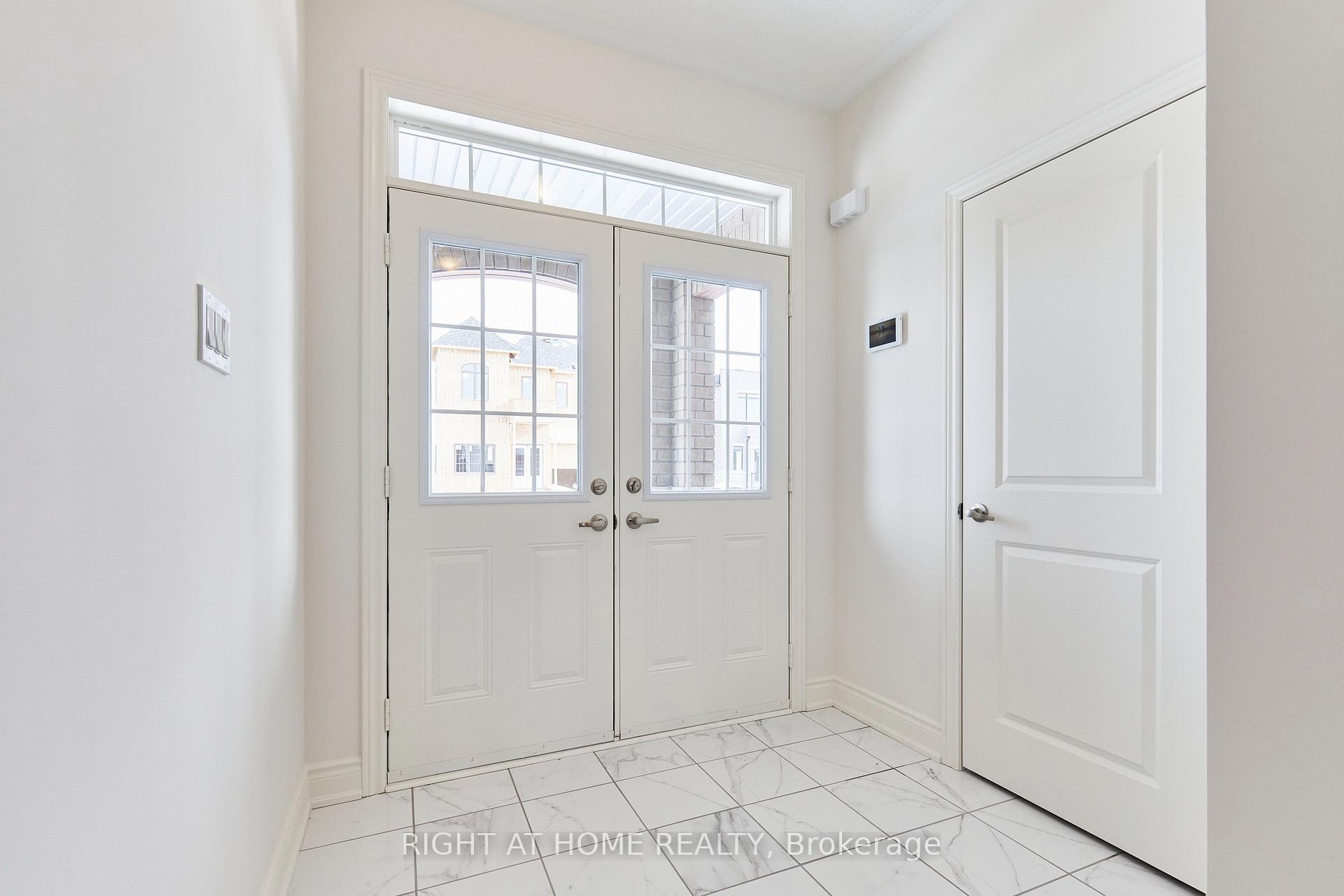 Photo 2 of Unit Upper Level, 2122 Cayenne Street, Oshawa, Kedron — HOMEH