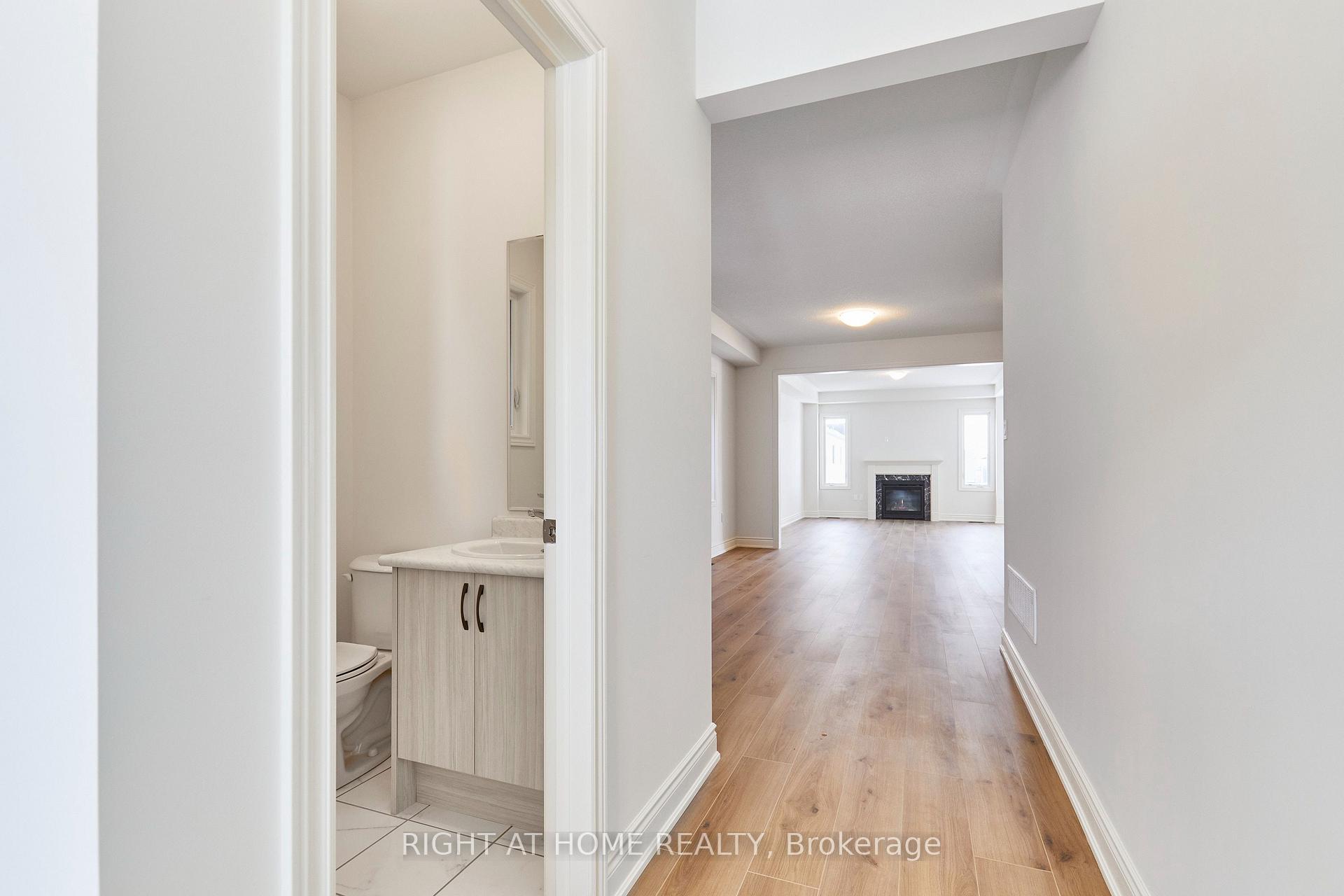 Photo 4 of Unit Upper Level, 2122 Cayenne Street, Oshawa, Kedron — HOMEH