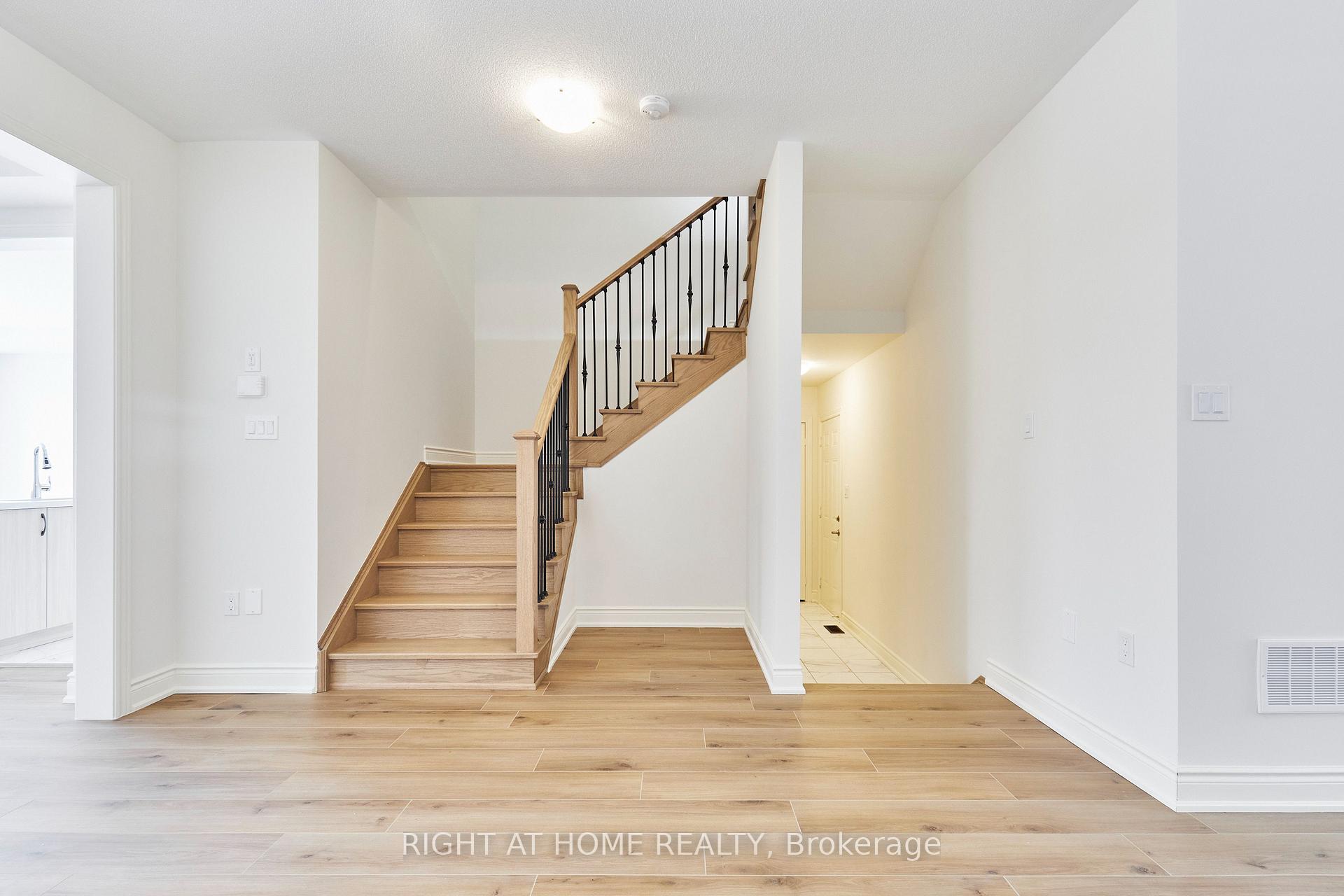 Photo 8 of Unit Upper Level, 2122 Cayenne Street, Oshawa, Kedron — HOMEH