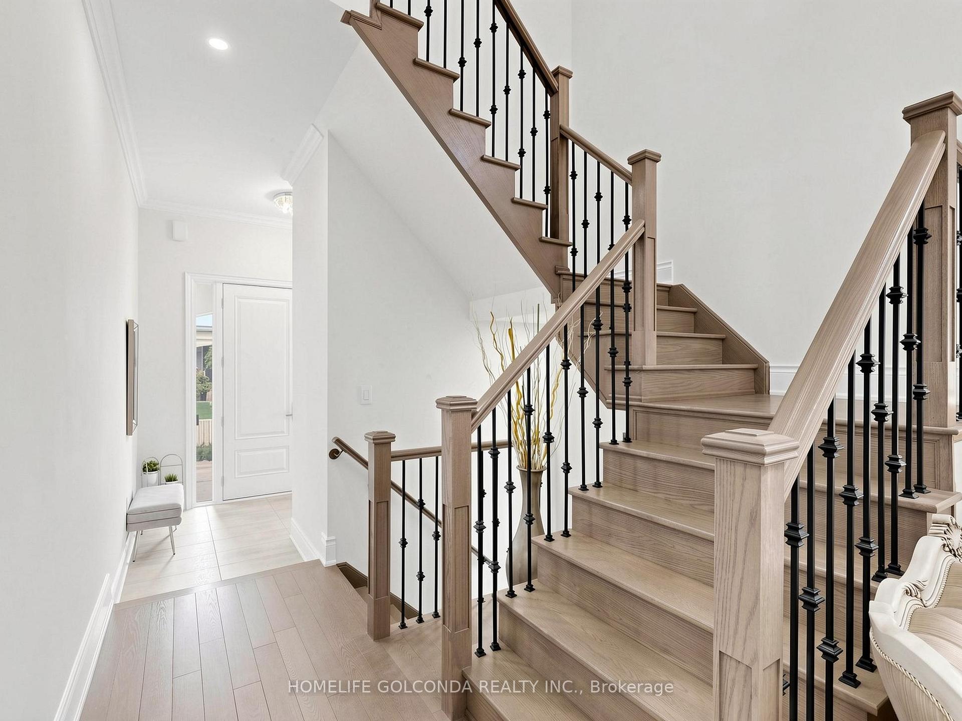 Photo 3 of 73 Menotti Drive, Richmond Hill, Oak Ridges — HOMEH