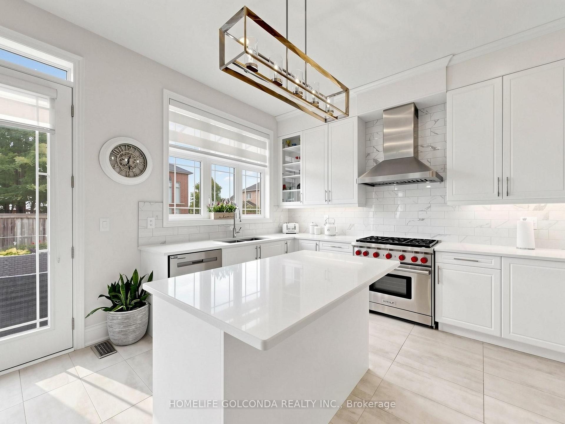 Photo 11 of 73 Menotti Drive, Richmond Hill, Oak Ridges — HOMEH