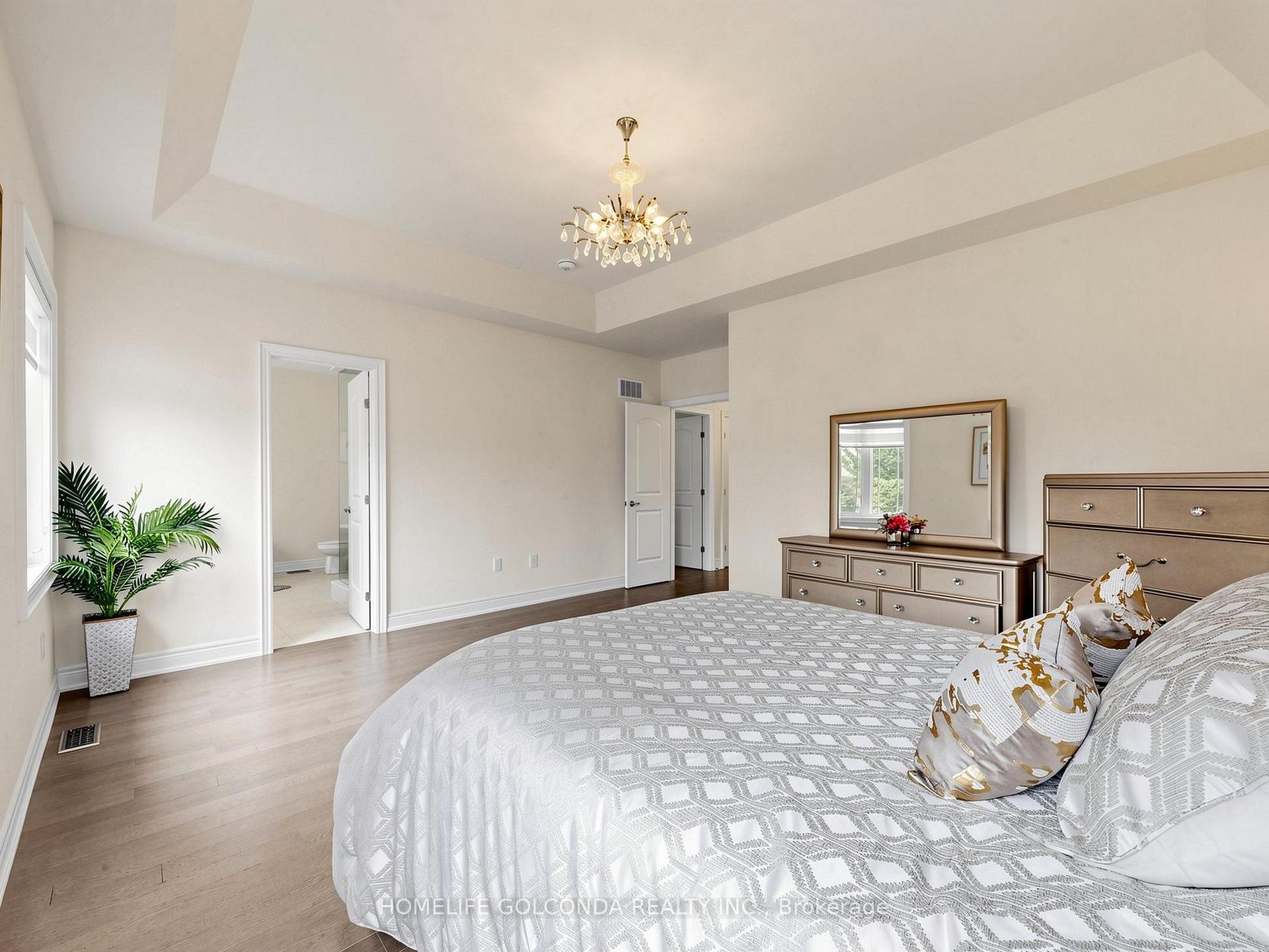 Photo 24 of 73 Menotti Drive, Richmond Hill, Oak Ridges — HOMEH