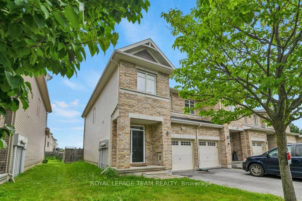 Photo 4 of 34 Torbec Avenue E, Ottawa, Kanata - Kanata Lakes/Heritage Hills — HOMEH