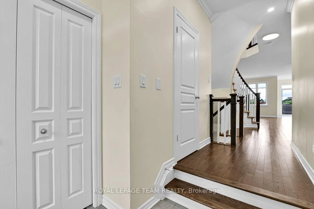 Photo 10 of 34 Torbec Avenue E, Ottawa, Kanata - Kanata Lakes/Heritage Hills — HOMEH