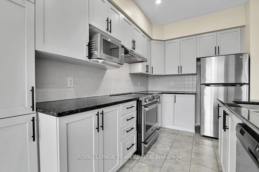 Photo 19 of 34 Torbec Avenue E, Ottawa, Kanata - Kanata Lakes/Heritage Hills — HOMEH