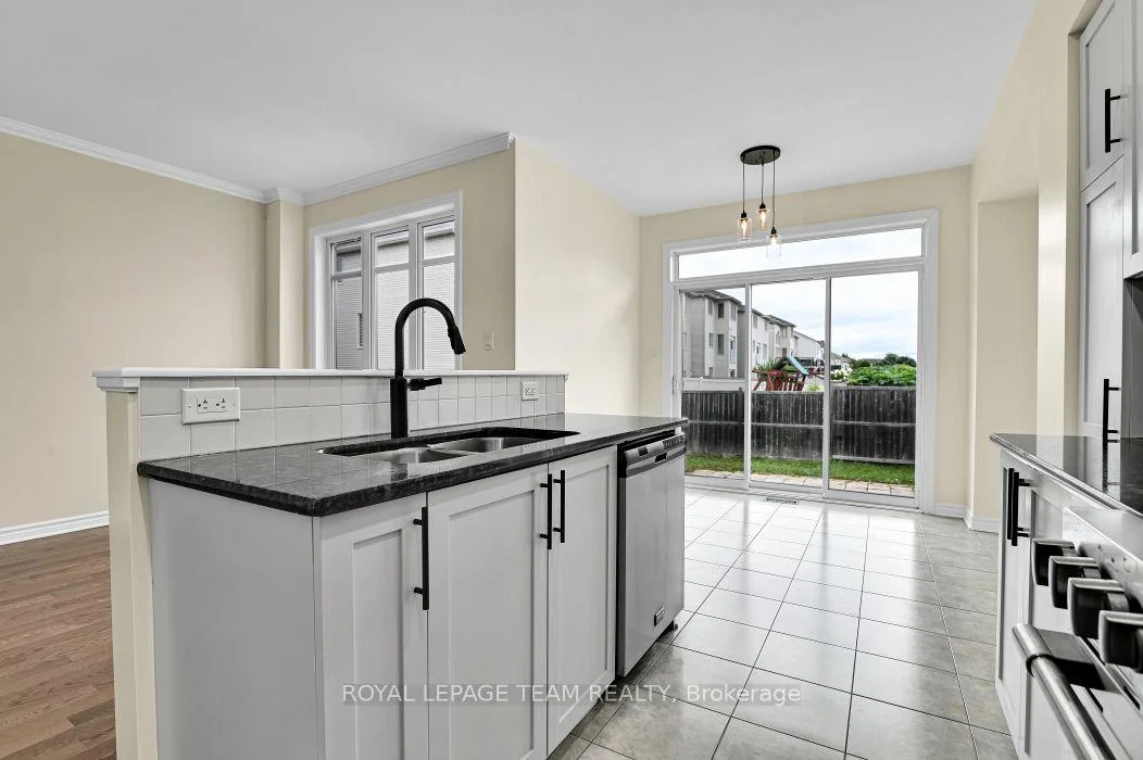 Photo 20 of 34 Torbec Avenue E, Ottawa, Kanata - Kanata Lakes/Heritage Hills — HOMEH