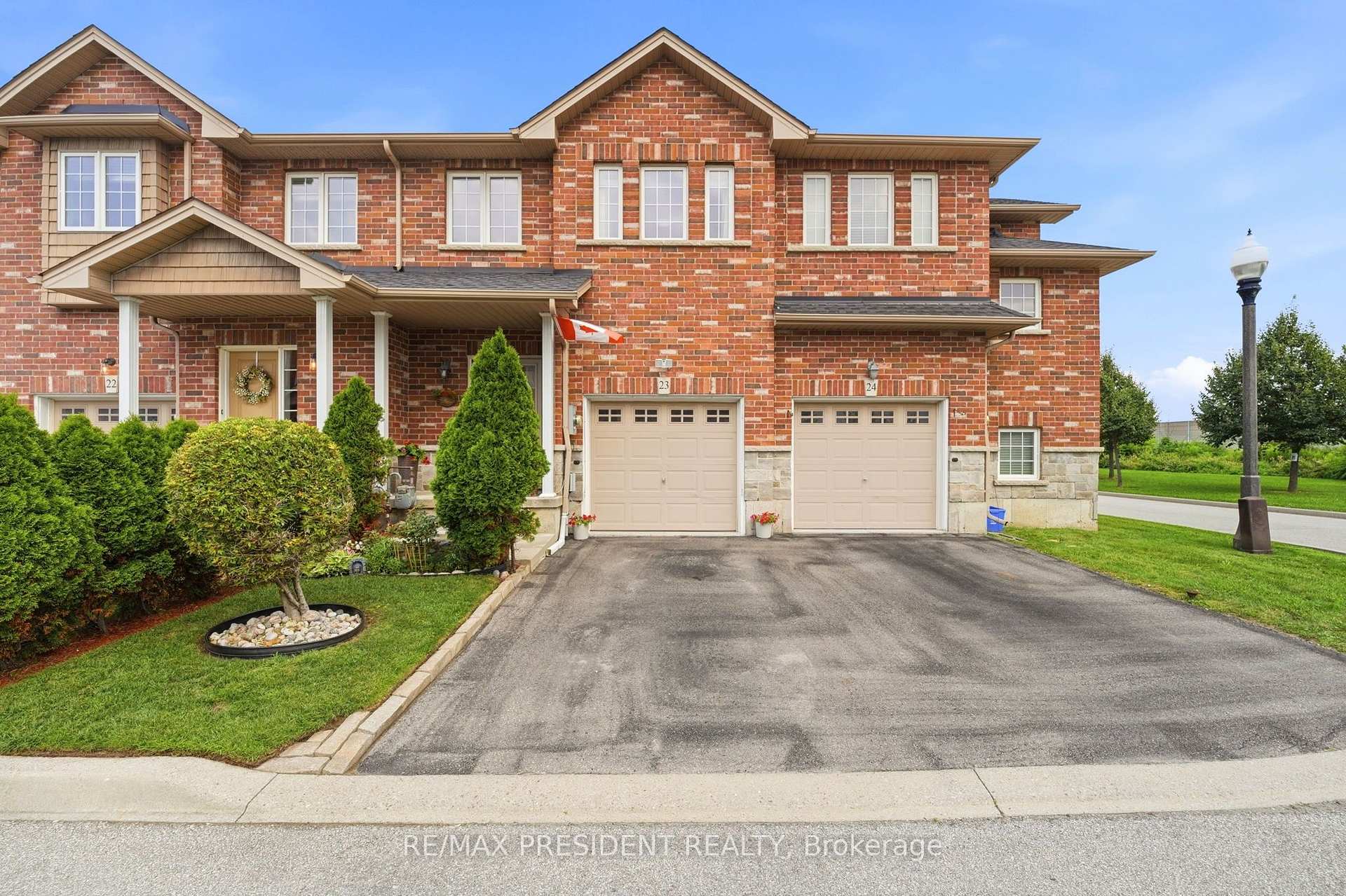 Photo 3 of Unit 23, 45 Seabreeze Crescent, Hamilton, Lakeshore — HOMEH
