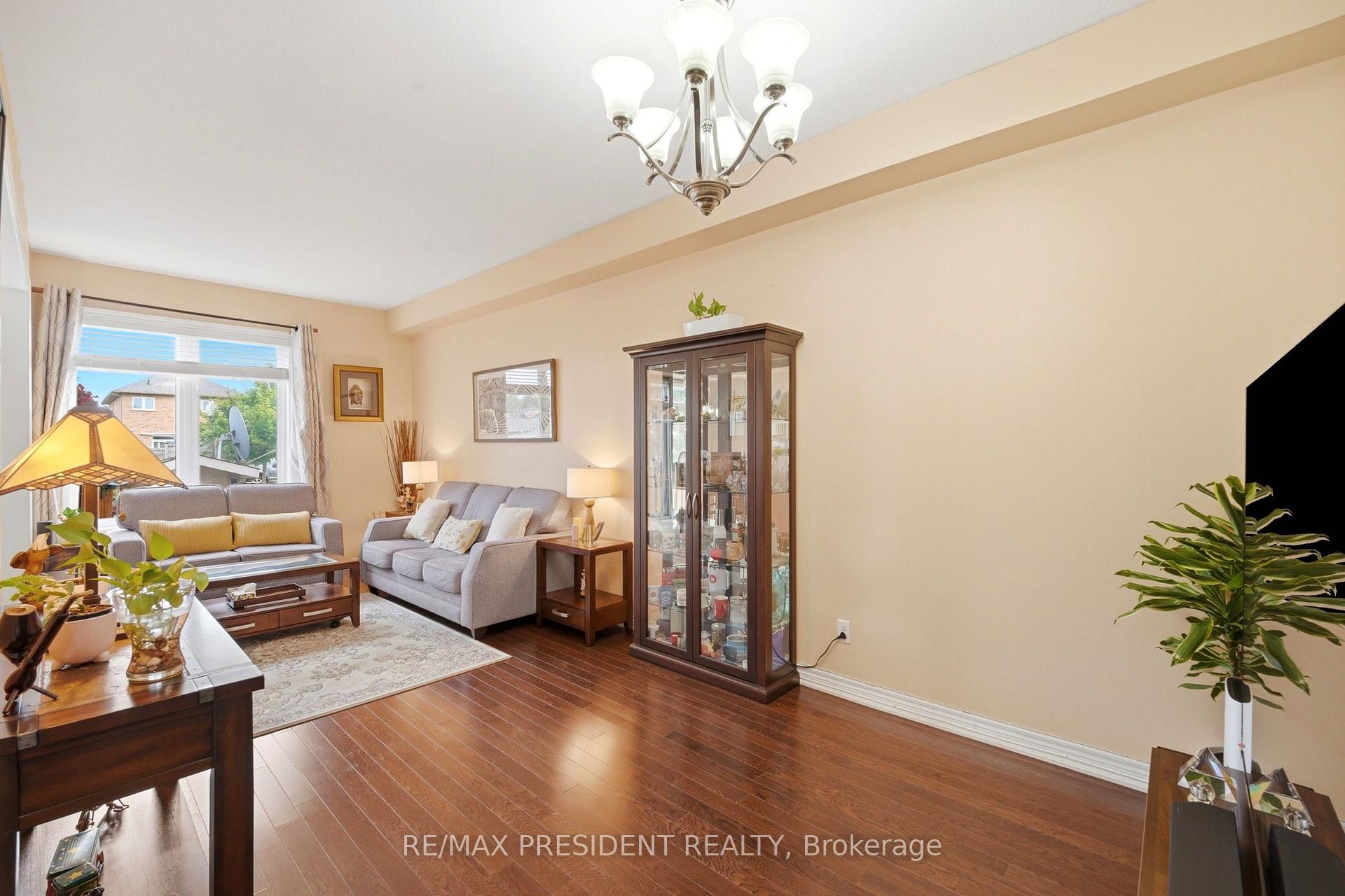Photo 6 of Unit 23, 45 Seabreeze Crescent, Hamilton, Lakeshore — HOMEH