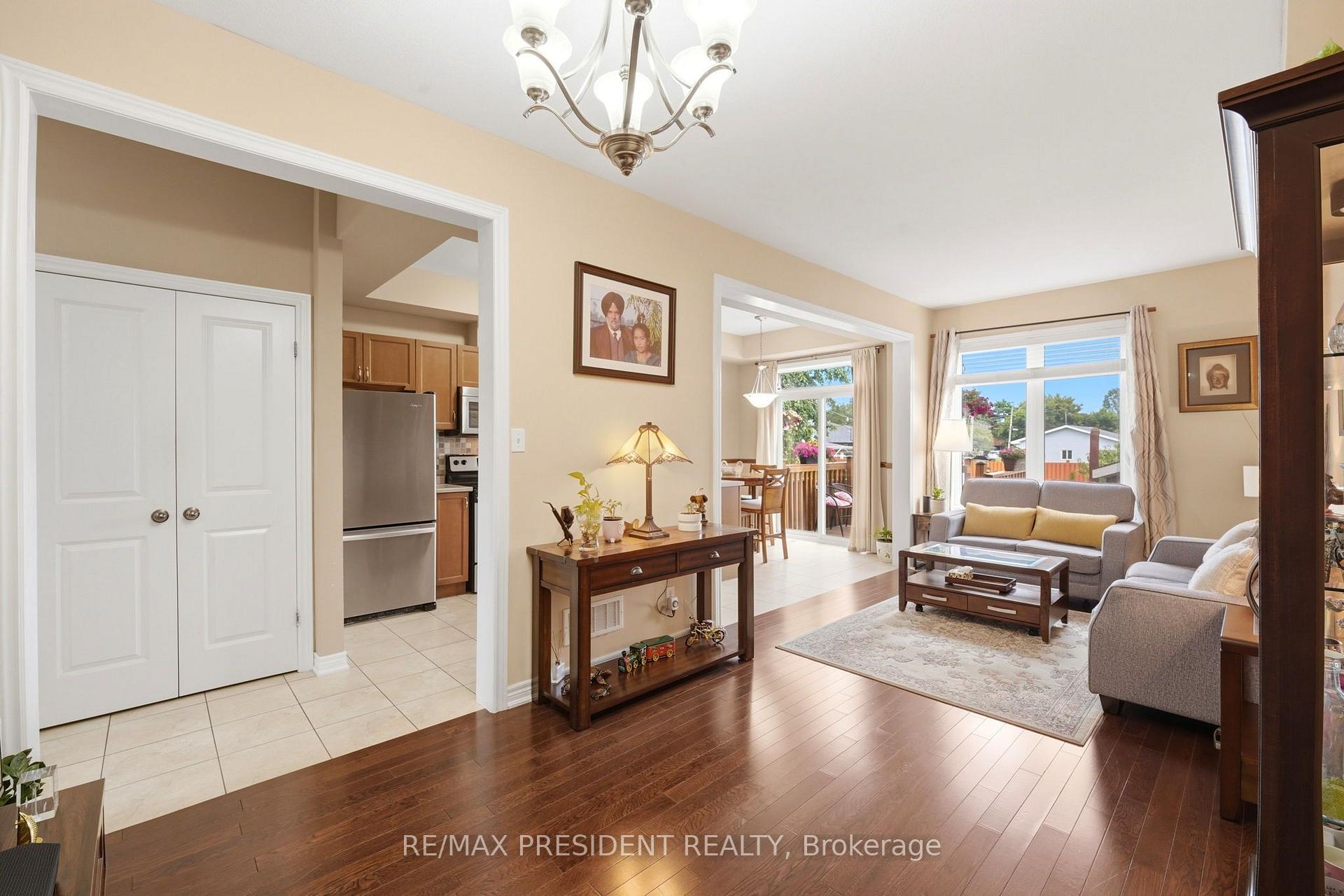 Photo 7 of Unit 23, 45 Seabreeze Crescent, Hamilton, Lakeshore — HOMEH