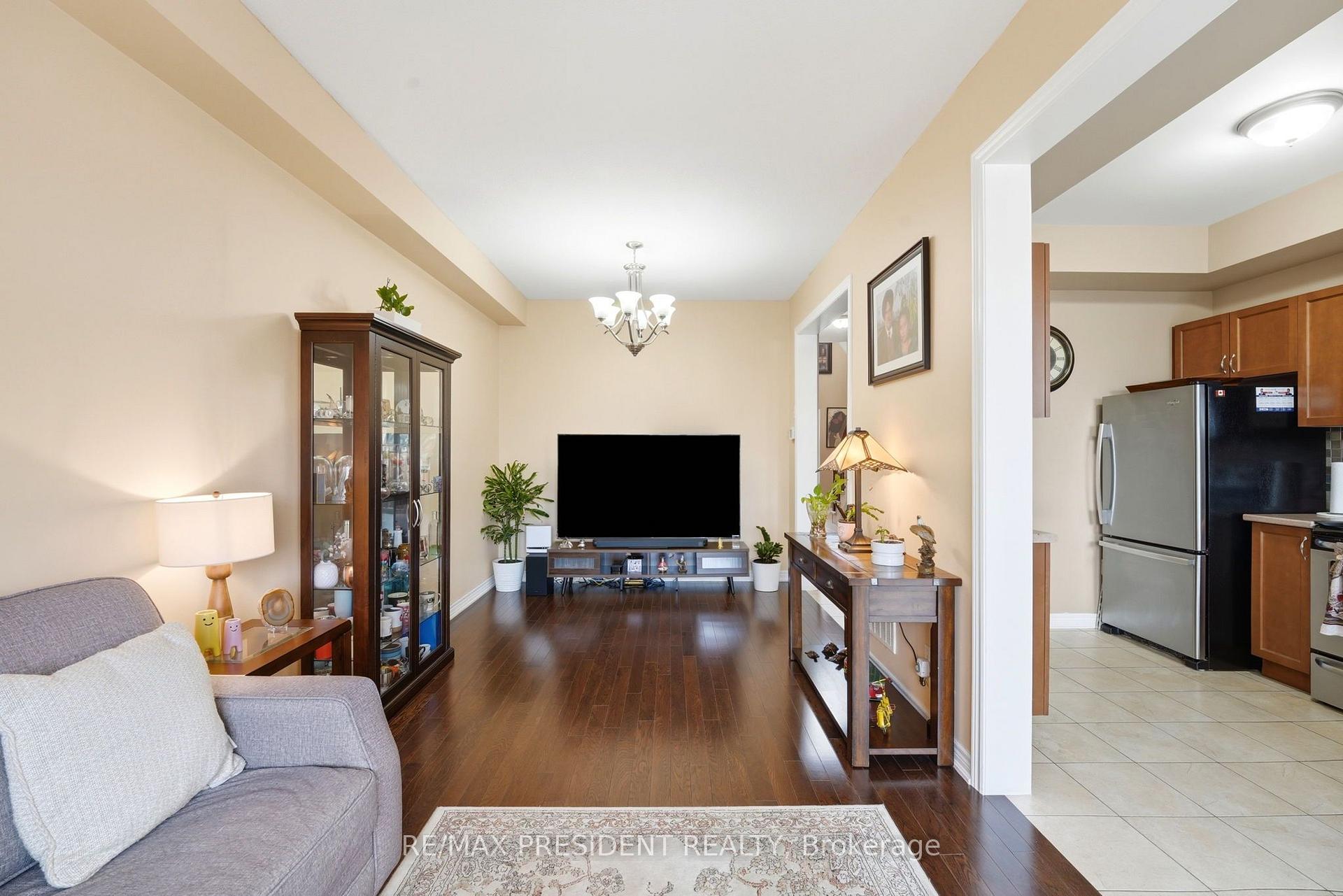 Photo 9 of Unit 23, 45 Seabreeze Crescent, Hamilton, Lakeshore — HOMEH