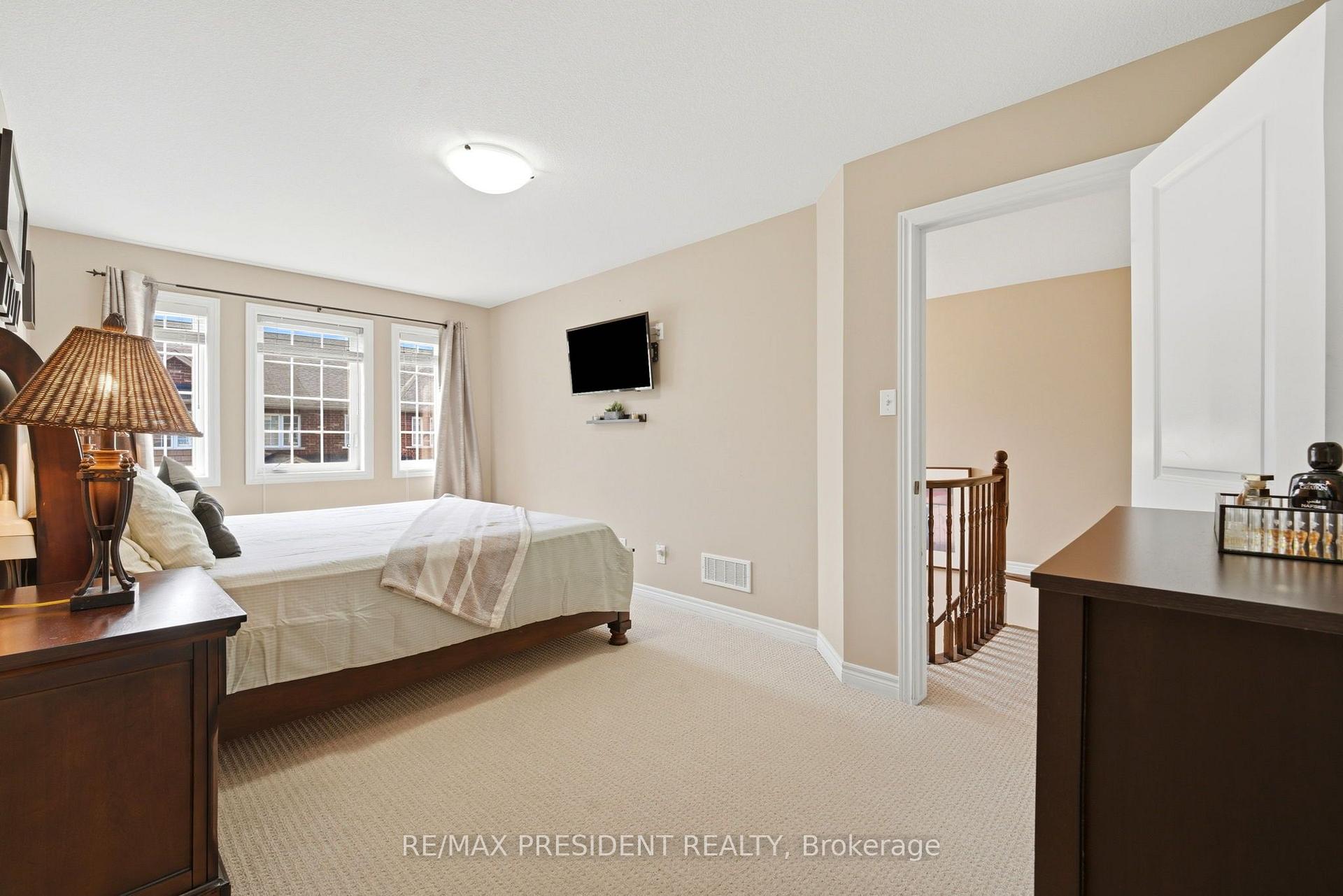 Photo 16 of Unit 23, 45 Seabreeze Crescent, Hamilton, Lakeshore — HOMEH