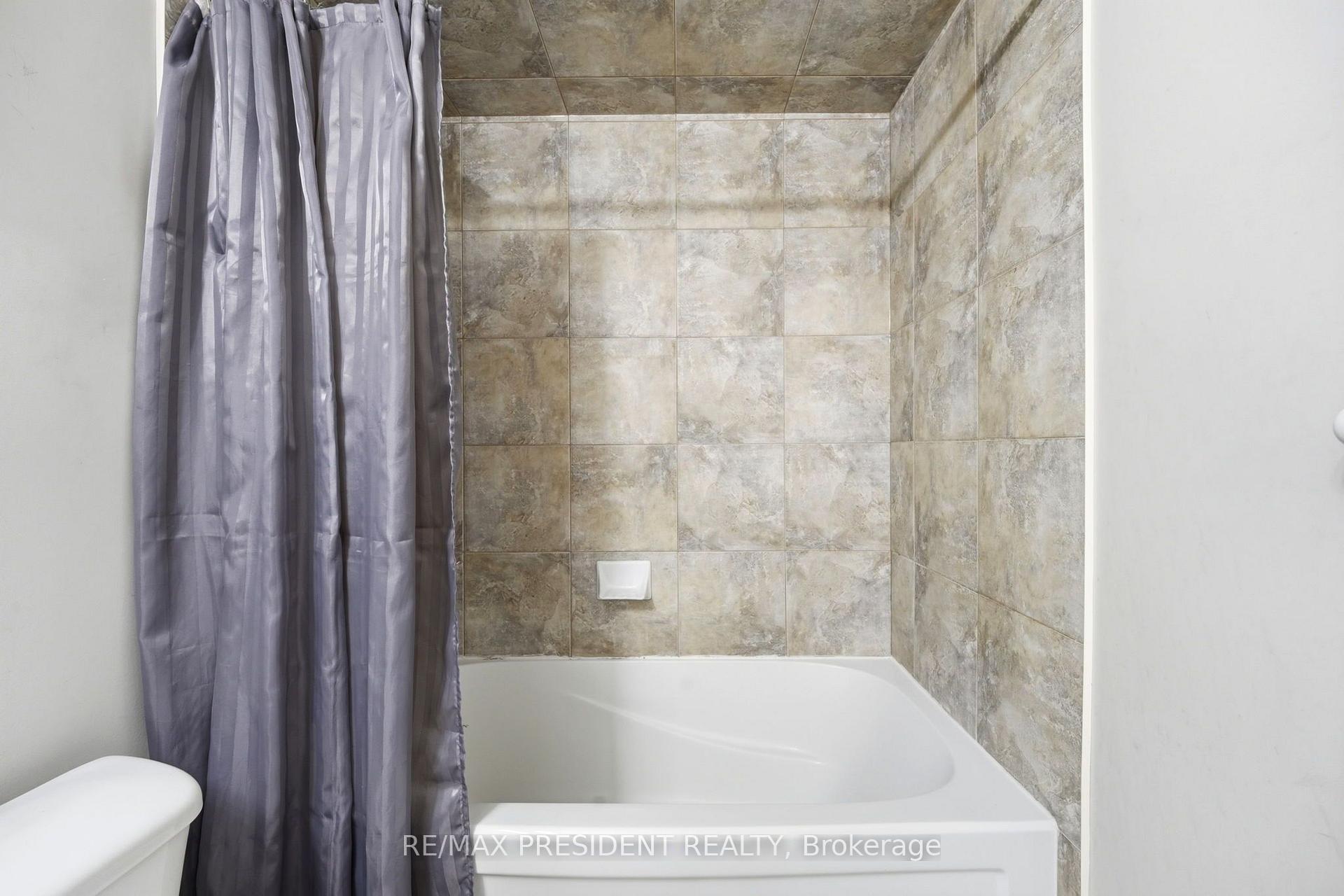 Photo 19 of Unit 23, 45 Seabreeze Crescent, Hamilton, Lakeshore — HOMEH
