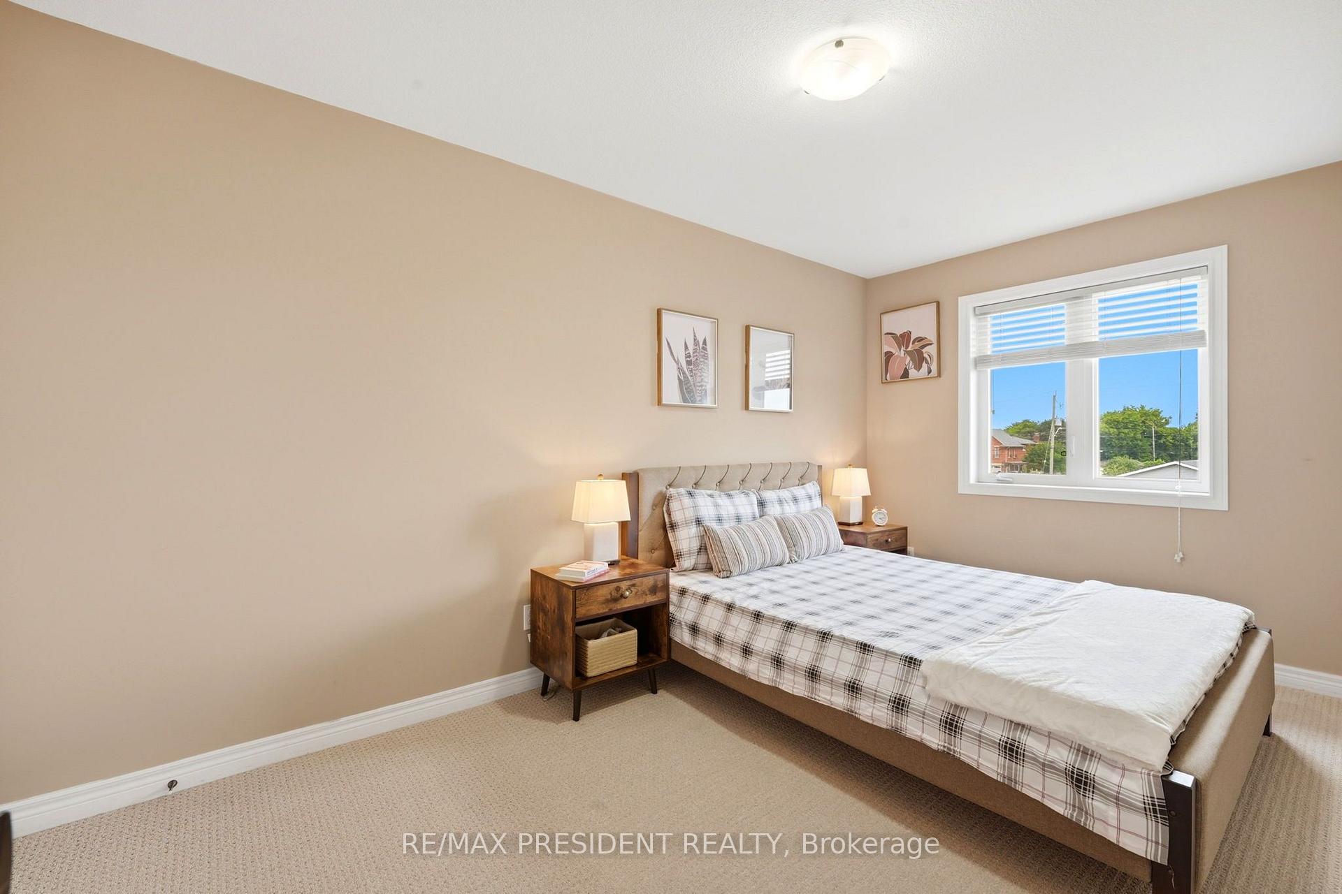 Photo 20 of Unit 23, 45 Seabreeze Crescent, Hamilton, Lakeshore — HOMEH