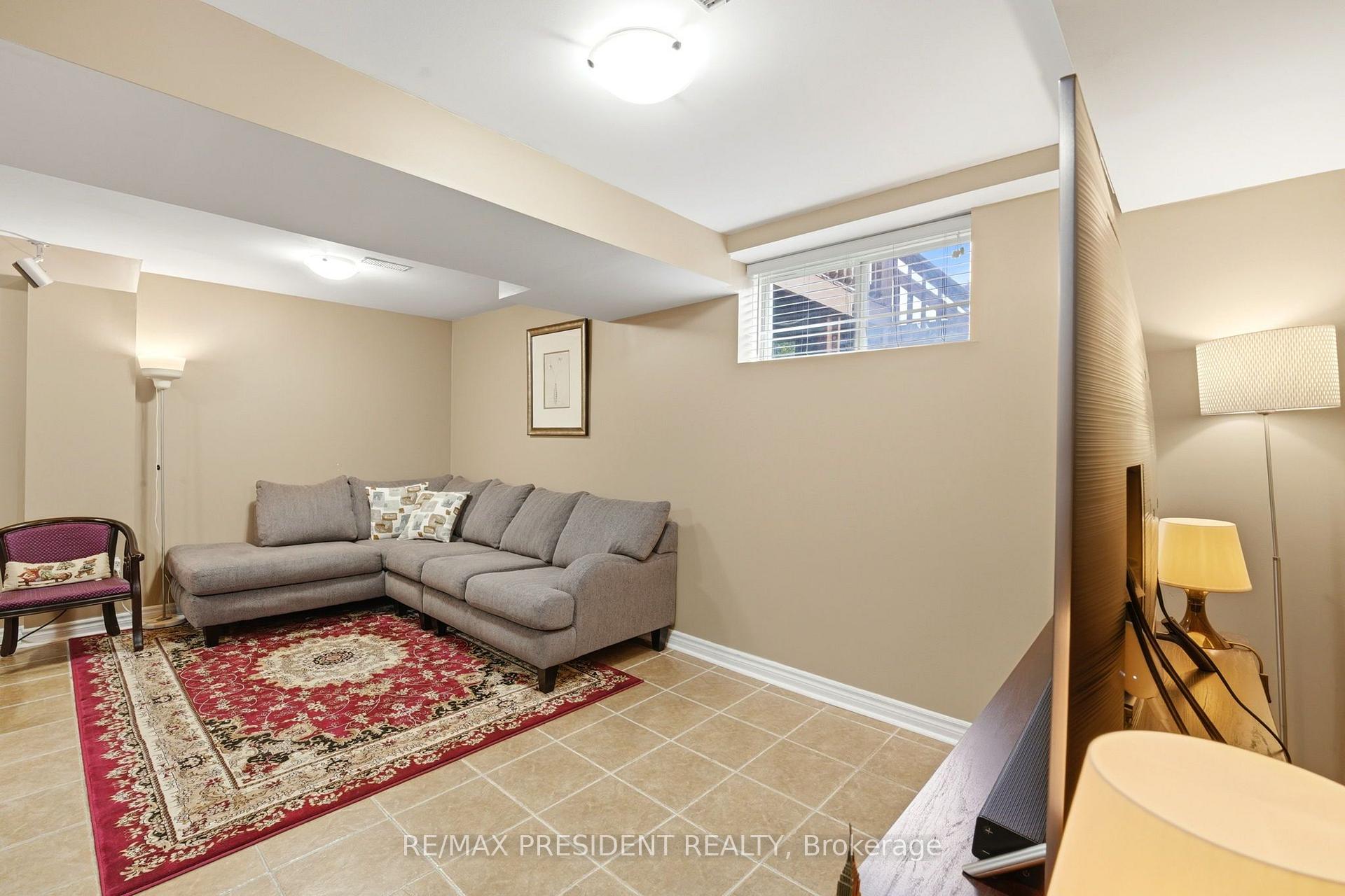 Photo 26 of Unit 23, 45 Seabreeze Crescent, Hamilton, Lakeshore — HOMEH