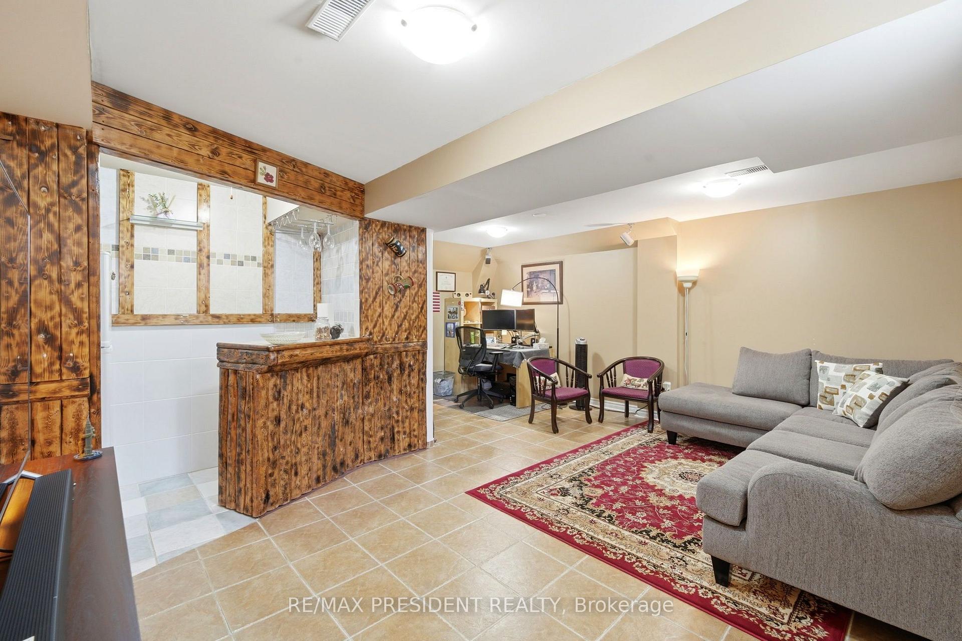 Photo 27 of Unit 23, 45 Seabreeze Crescent, Hamilton, Lakeshore — HOMEH