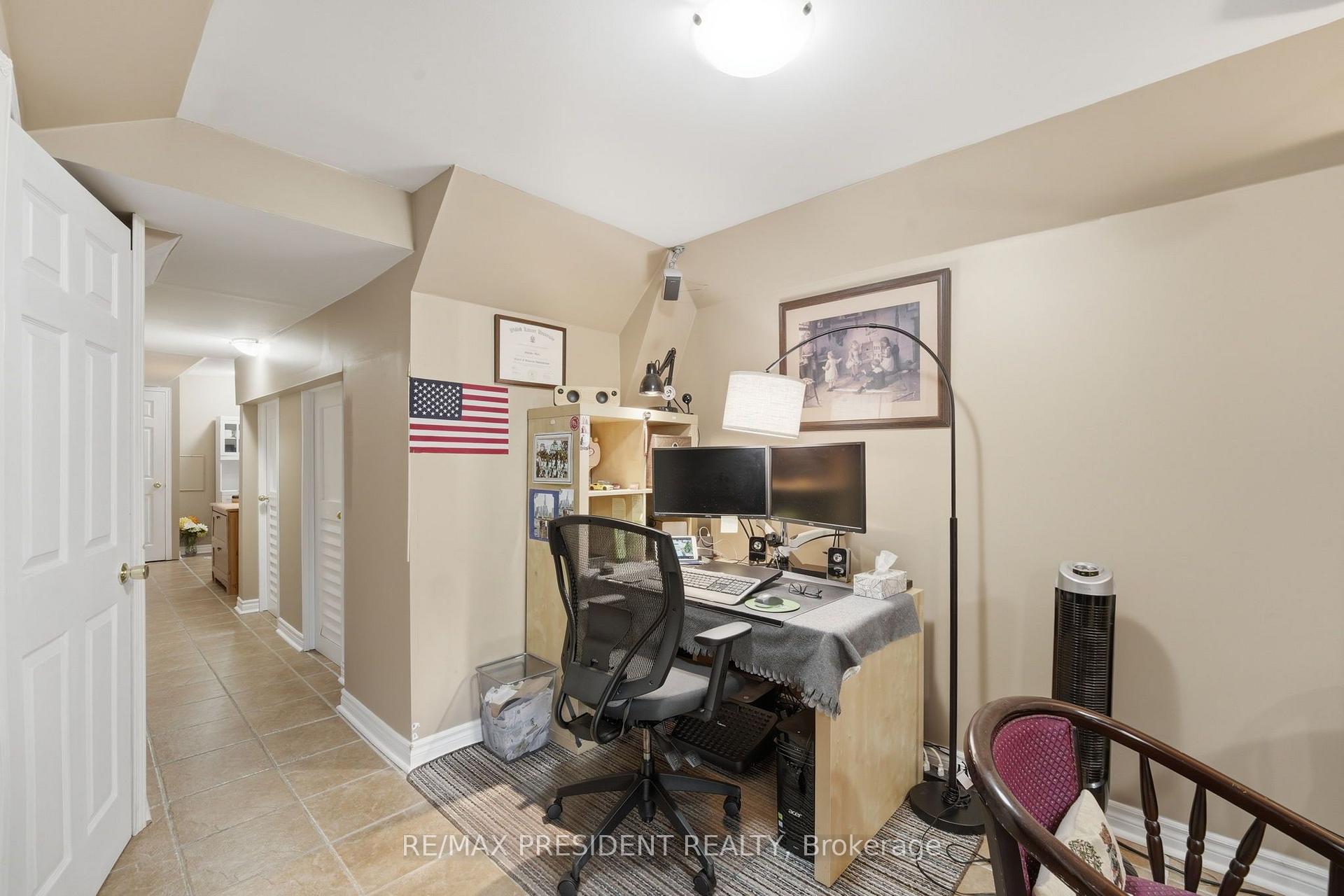 Photo 30 of Unit 23, 45 Seabreeze Crescent, Hamilton, Lakeshore — HOMEH