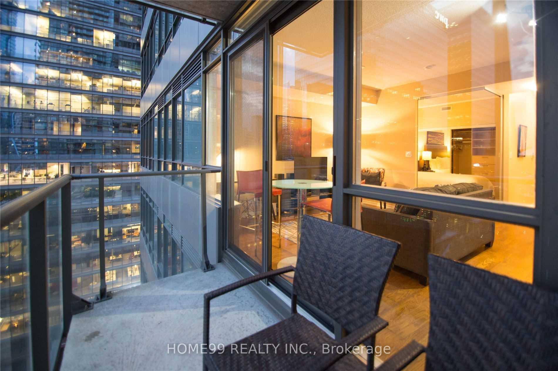 Photo 3 of Unit 1404, 65 Bremner Boulevard, Toronto, Waterfront Communities — HOMEH