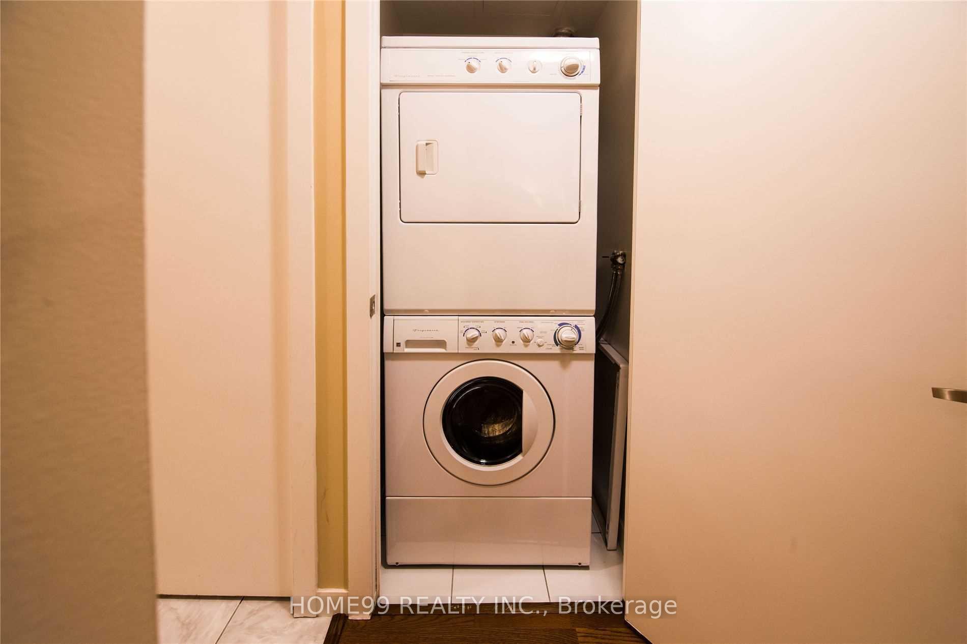 Photo 9 of Unit 1404, 65 Bremner Boulevard, Toronto, Waterfront Communities — HOMEH