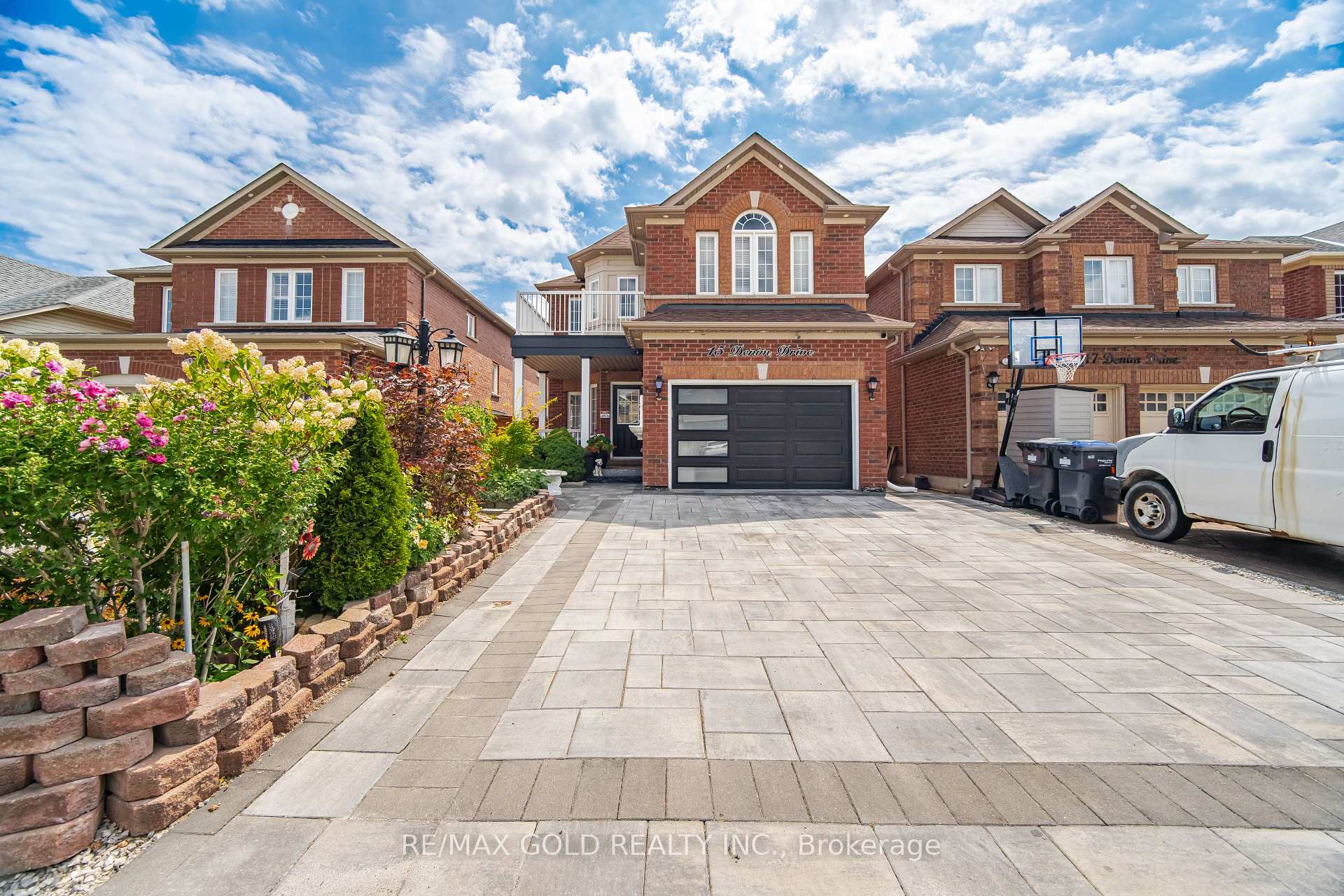 Photo 2 of 15 Denim Drive, Brampton, Bram East — HOMEH