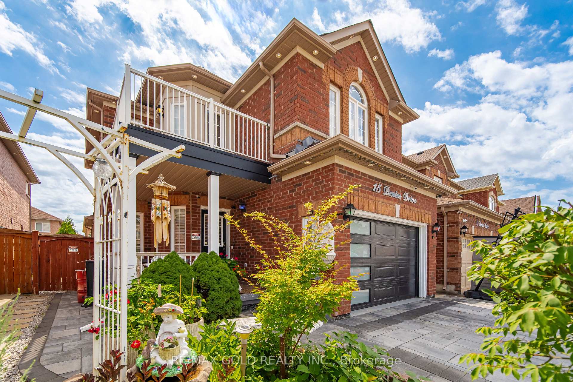 Photo 4 of 15 Denim Drive, Brampton, Bram East — HOMEH