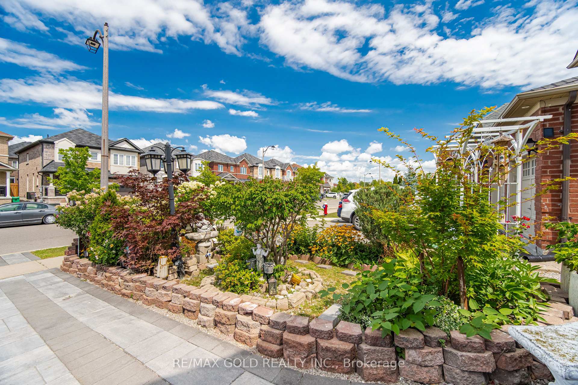 Photo 6 of 15 Denim Drive, Brampton, Bram East — HOMEH