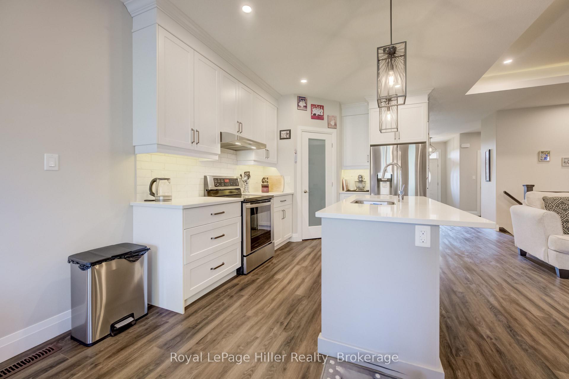 Photo 11 of 35 Orr Street, Stratford — HOMEH