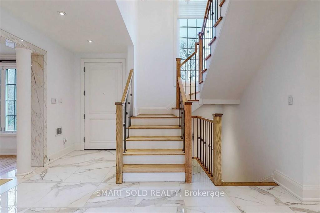 Photo 16 of 347 Cortleigh Boulevard, Toronto, Bedford Park-Nortown — HOMEH