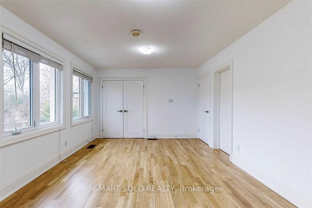Photo 24 of 347 Cortleigh Boulevard, Toronto, Bedford Park-Nortown — HOMEH