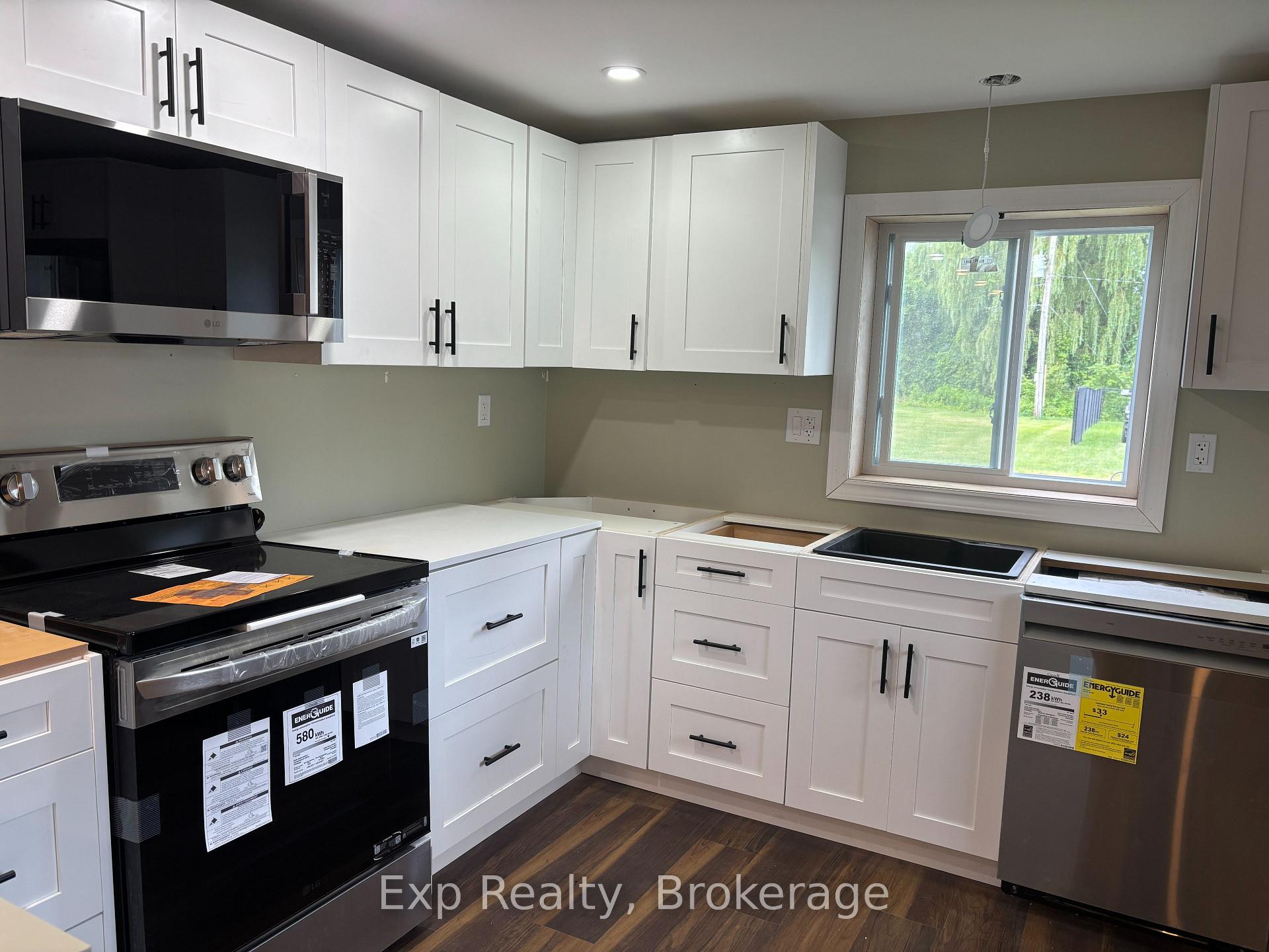 Photo 7 of Unit 28, 529 Old 2 Highway, Quinte West, Sidney Ward — HOMEH