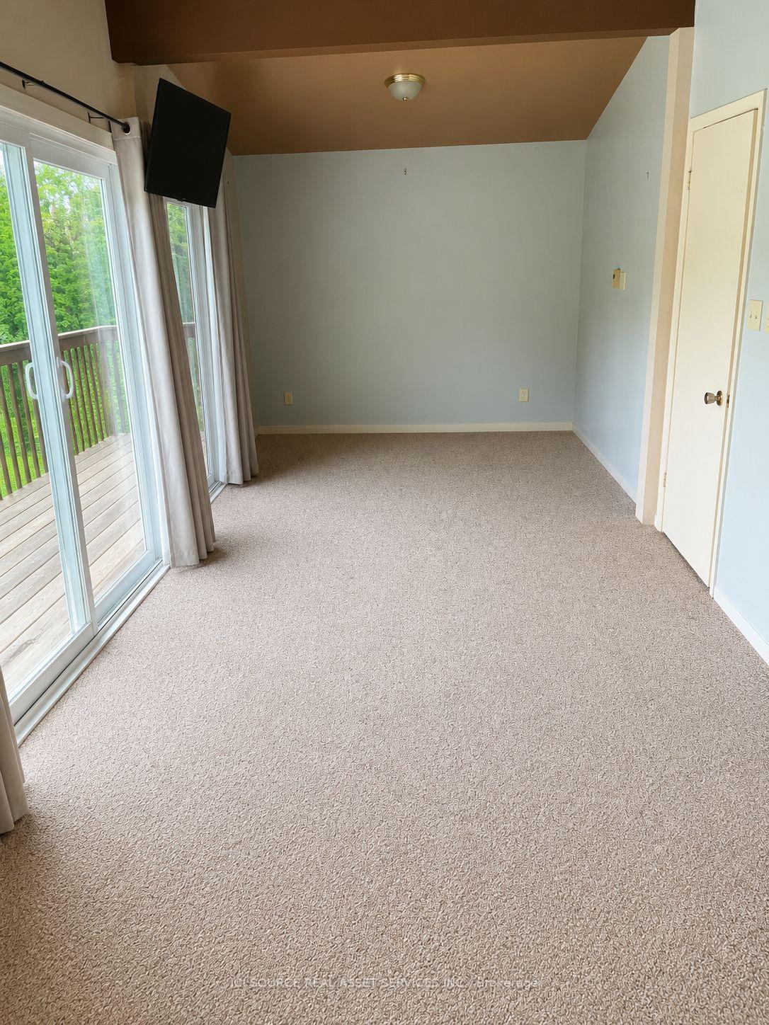 Photo 12 of Unit 2, 1941 Marchmont Road, Severn, Marchmont — HOMEH