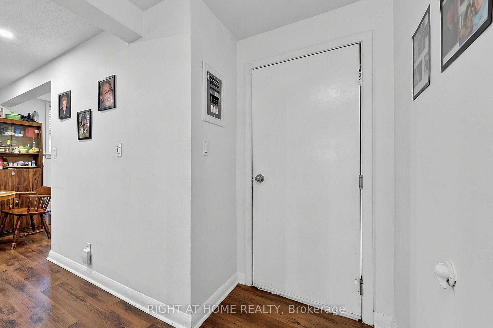 Photo 5 of 137 Vancouver Street, Barrie, Codrington — HOMEH